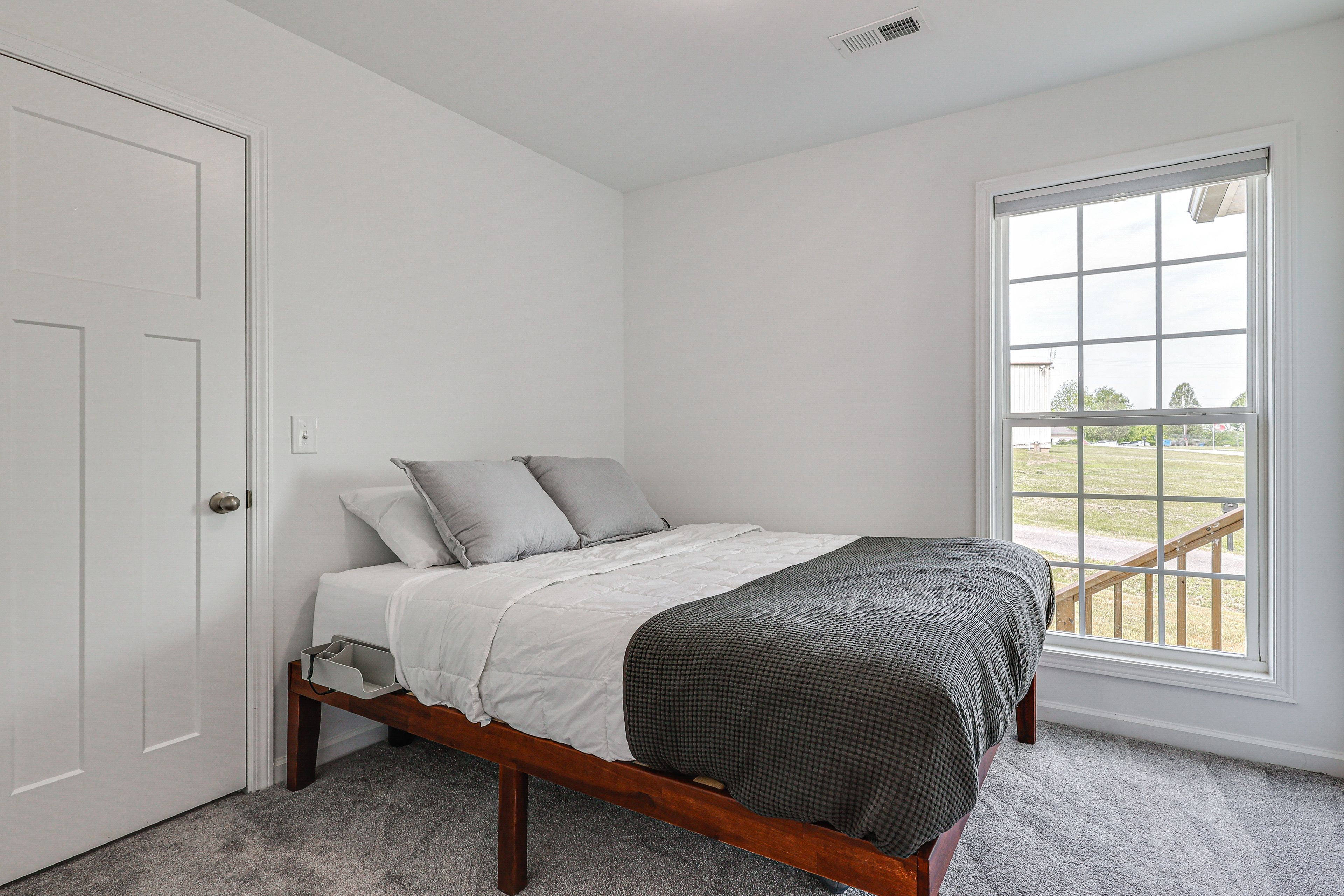 Bedroom 3 | Queen Bed