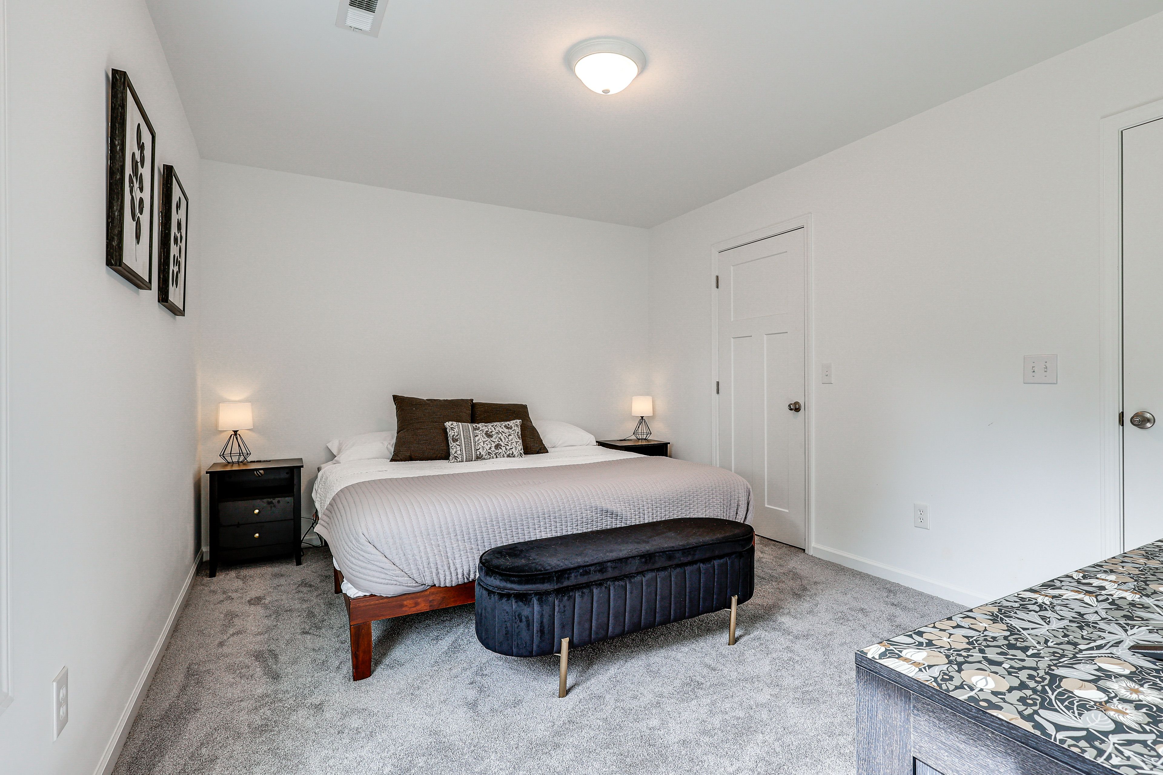 Bedroom Suite | King Bed | Linens Provided