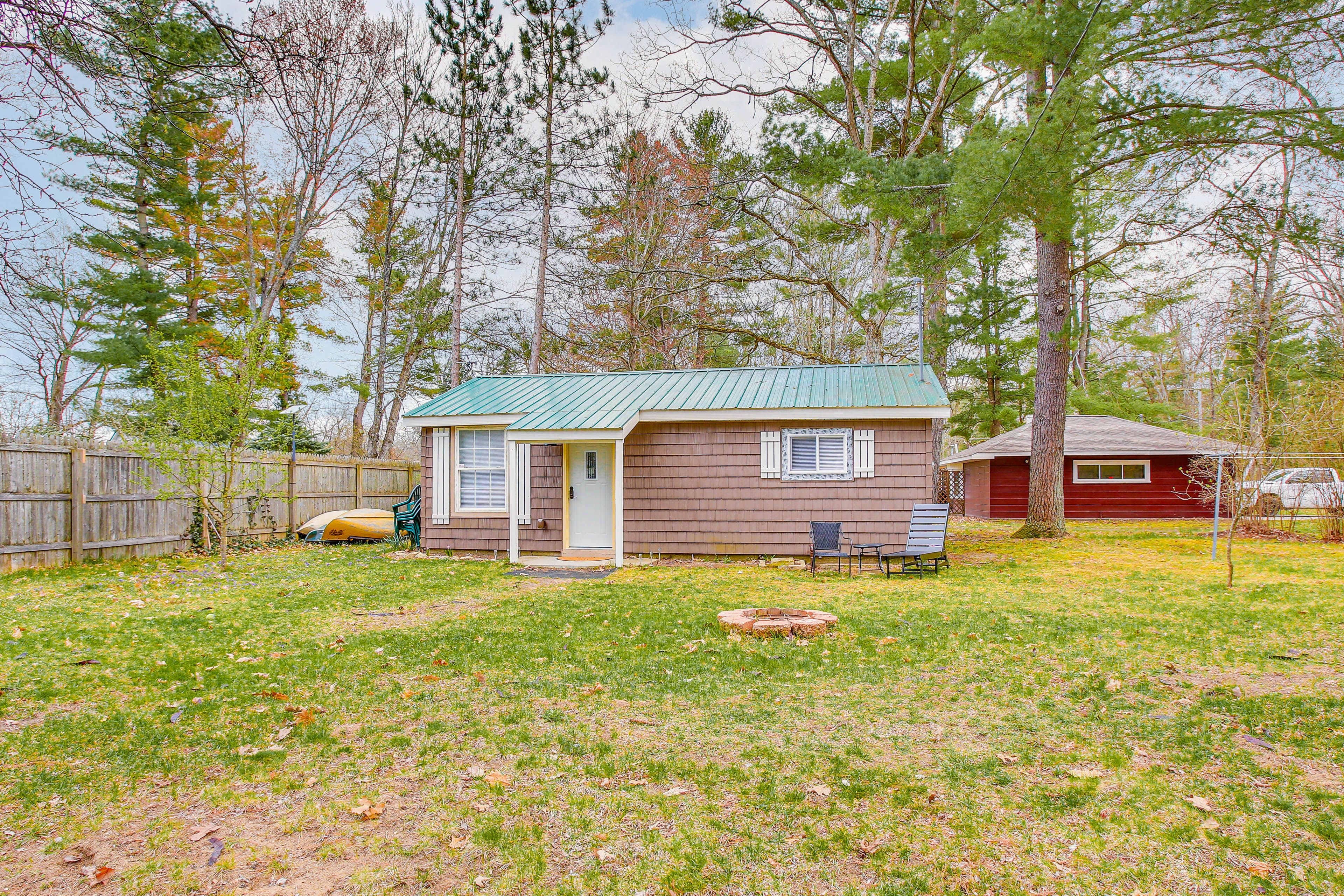 Exterior | Driveway (2 Vehicles) | Trailer Parking Allowed
