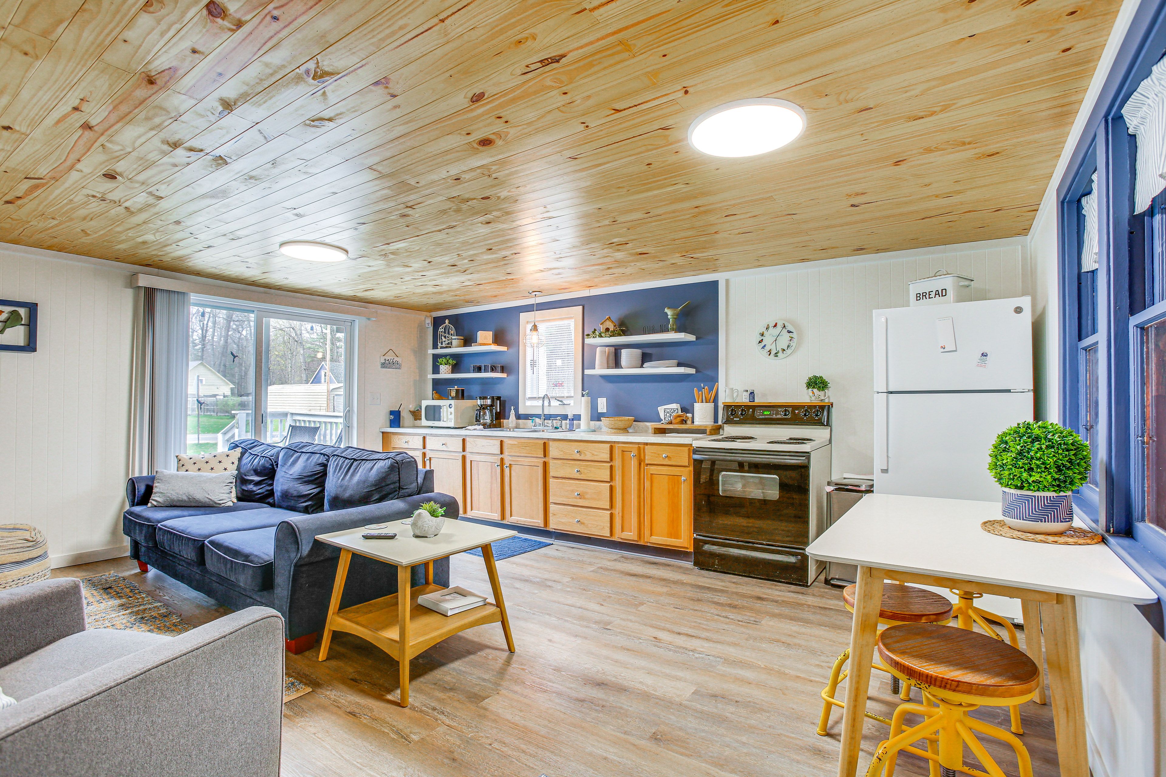 Wellston Vacation Rental | 1BR | 1BA | 500 Sq Ft | 2 Steps to Enter