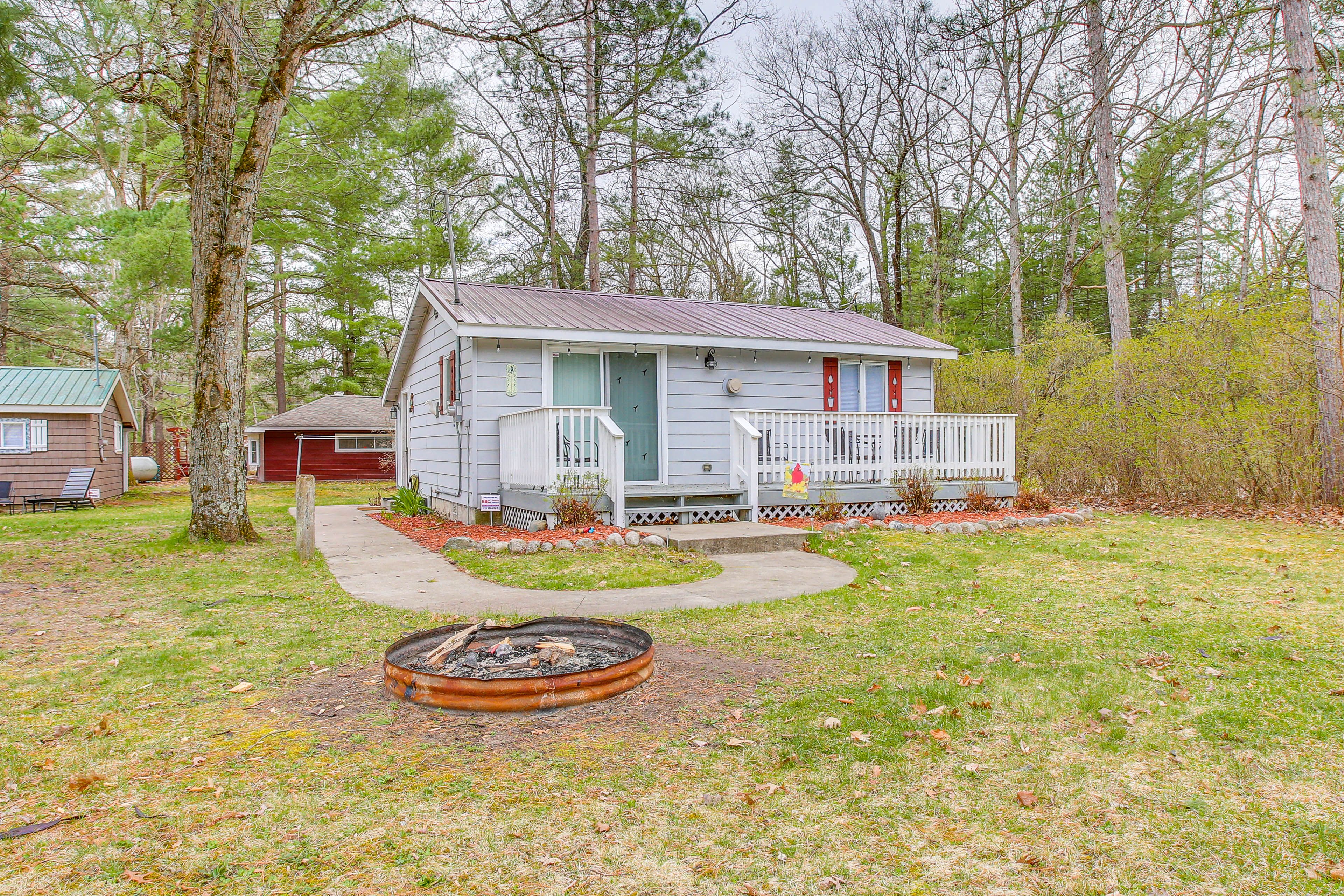 Exterior | Fire Pit Area | Trailer Parking Allowed