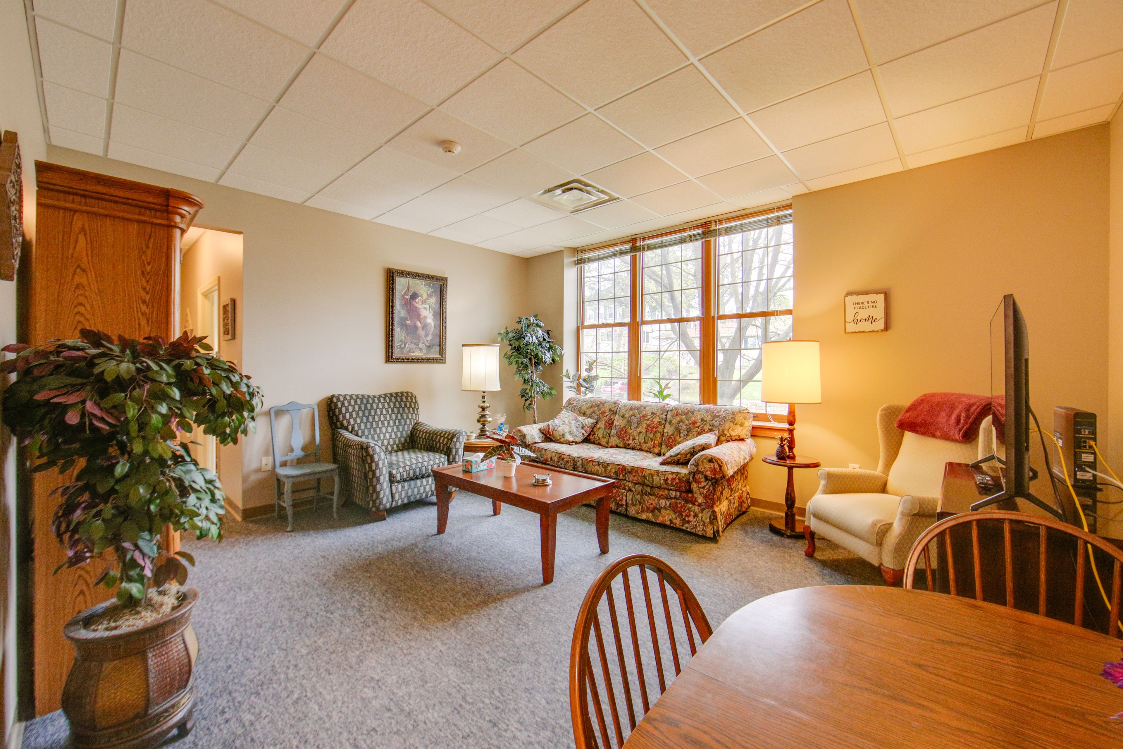 Living Room | Free WiFi | Smart TV