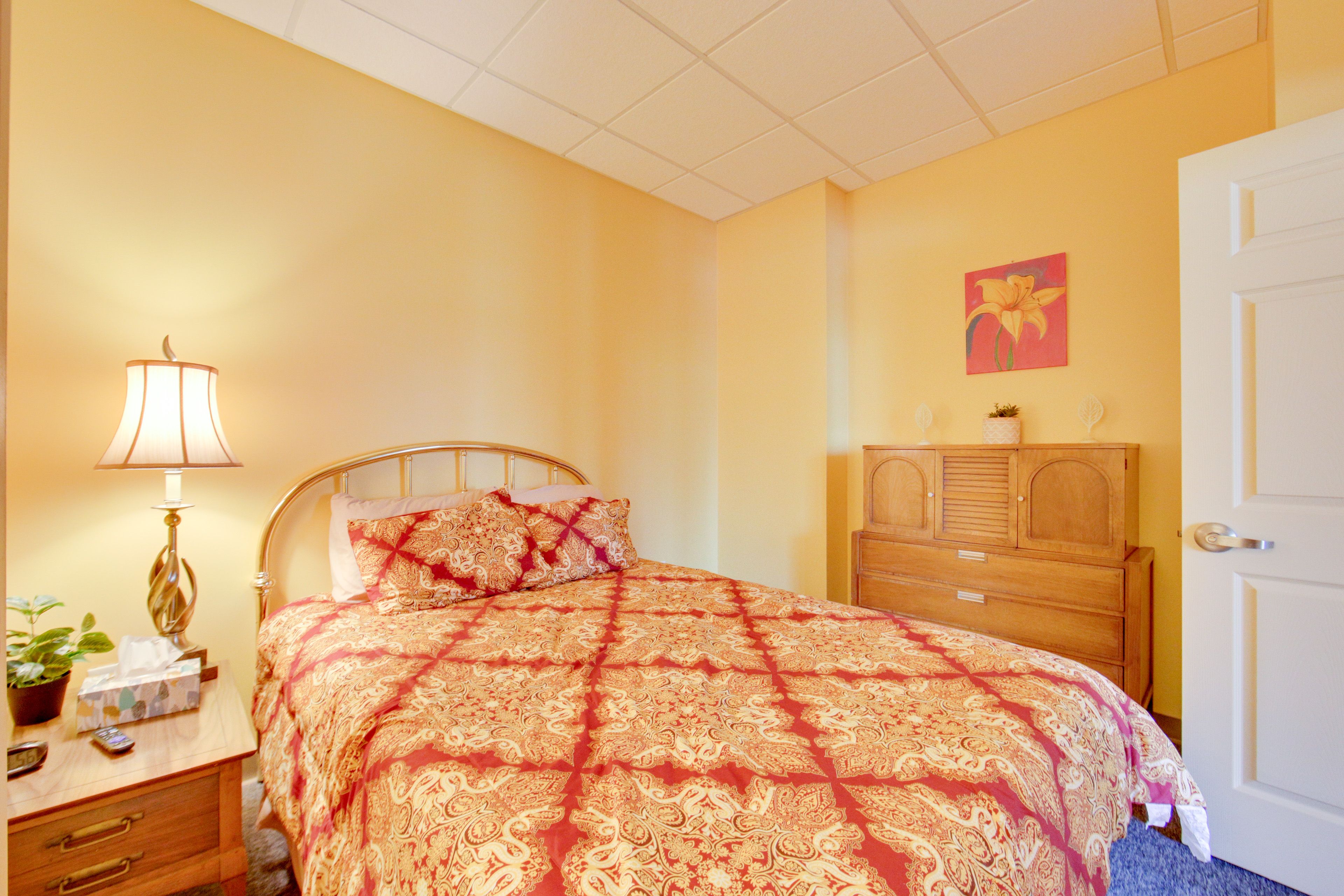 Bonus Room | Queen Bed