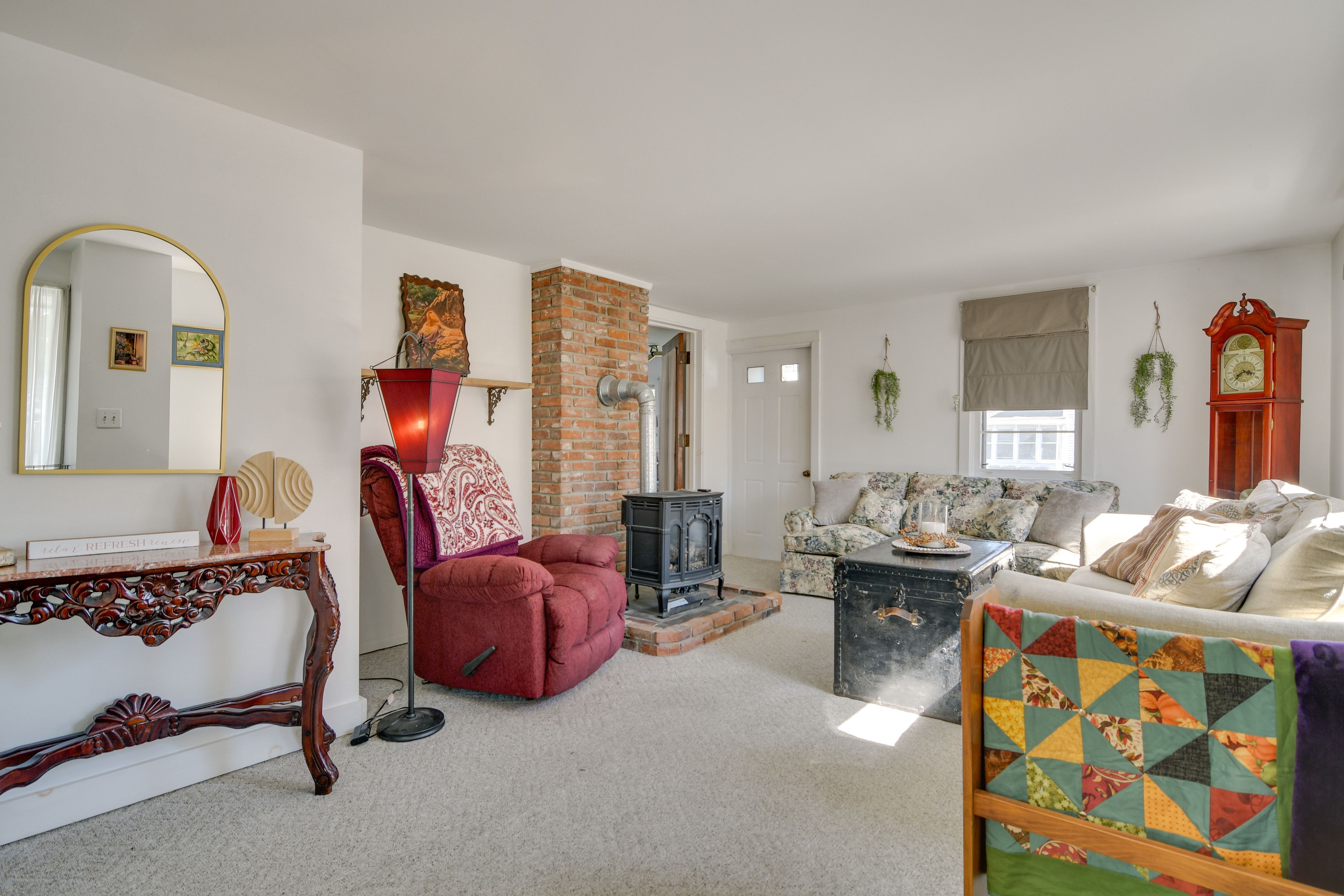Den | 1st Floor