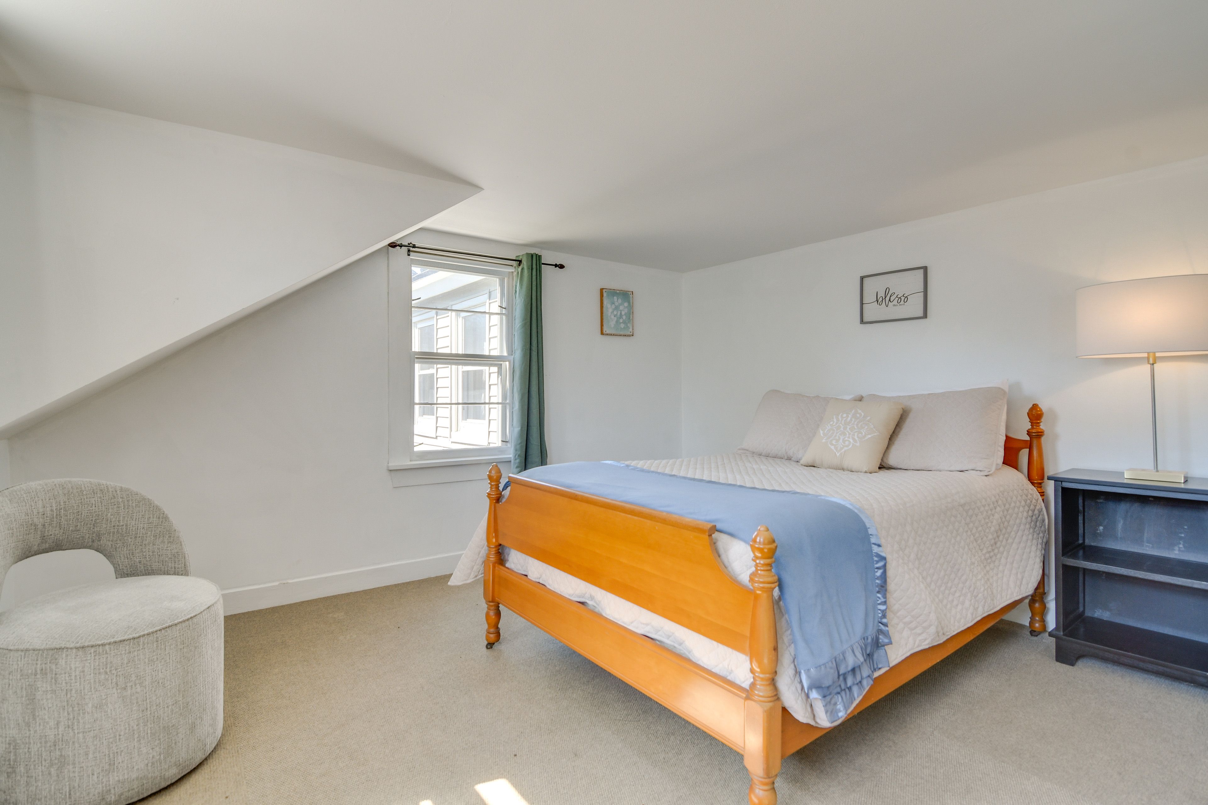 Bedroom 1 | 2nd Floor | Queen Bed