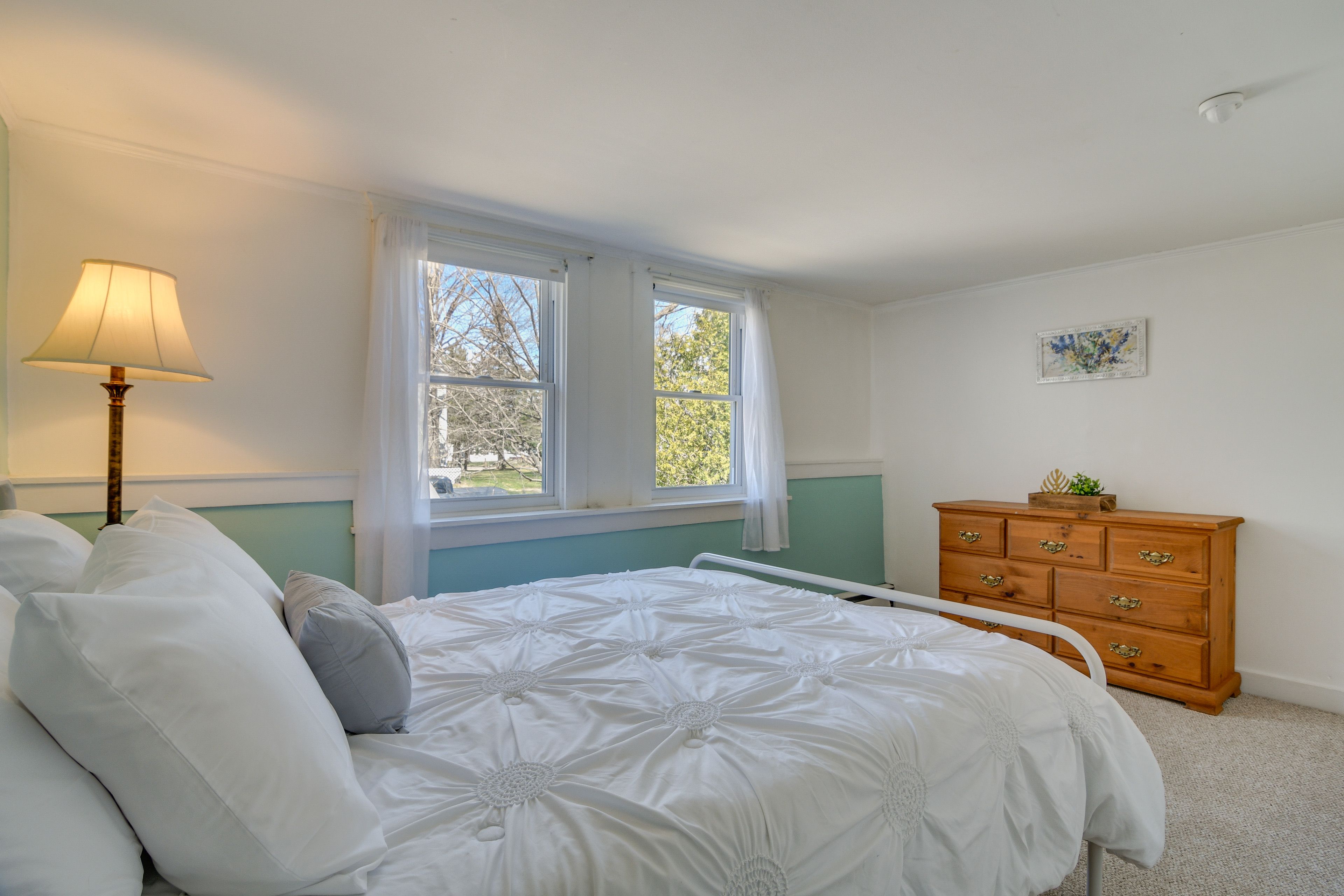 Bedroom | Queen Bed