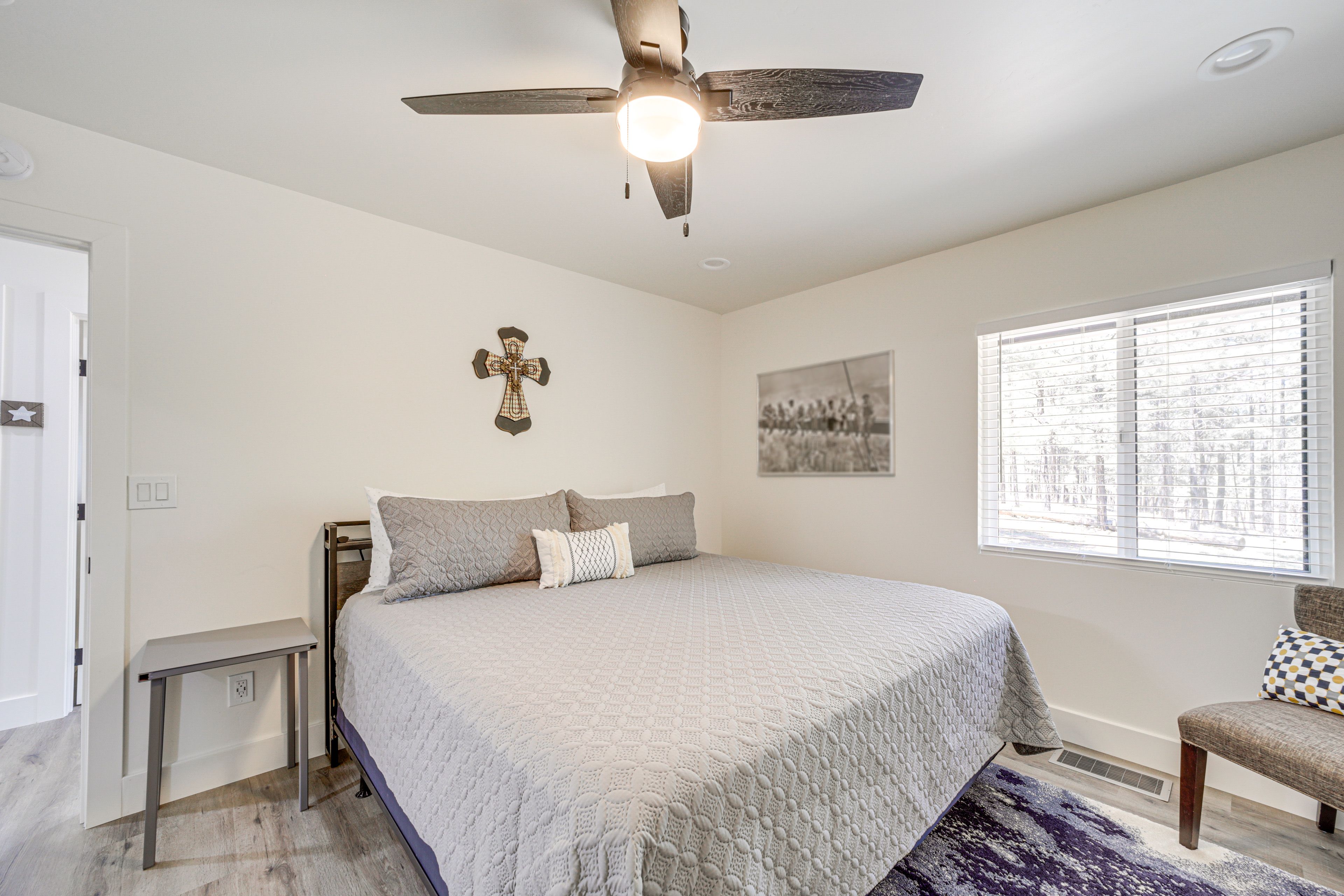 Bedroom 1 | King Bed | Flat-Screen TV