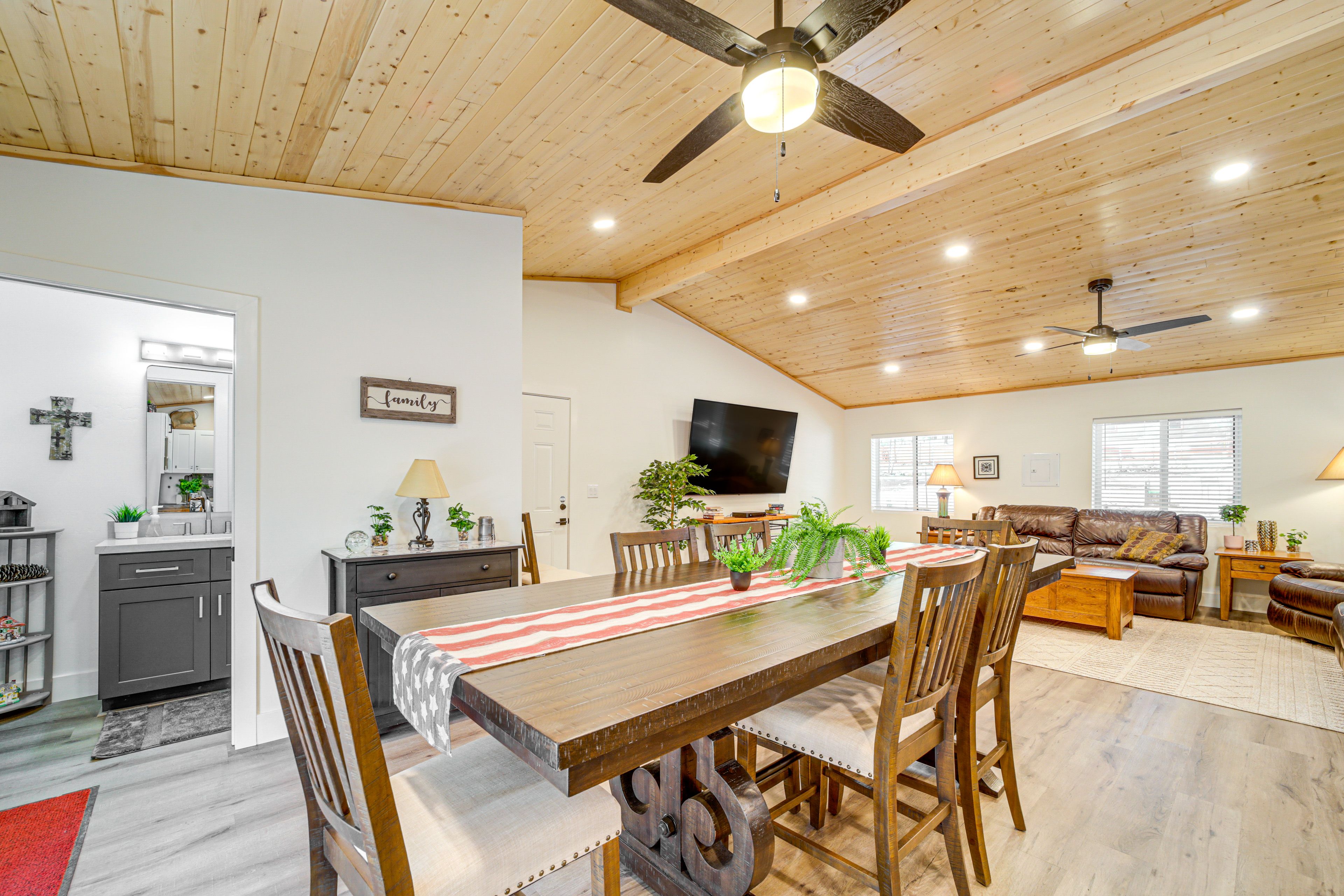 Dining Room | Dishware & Flatware