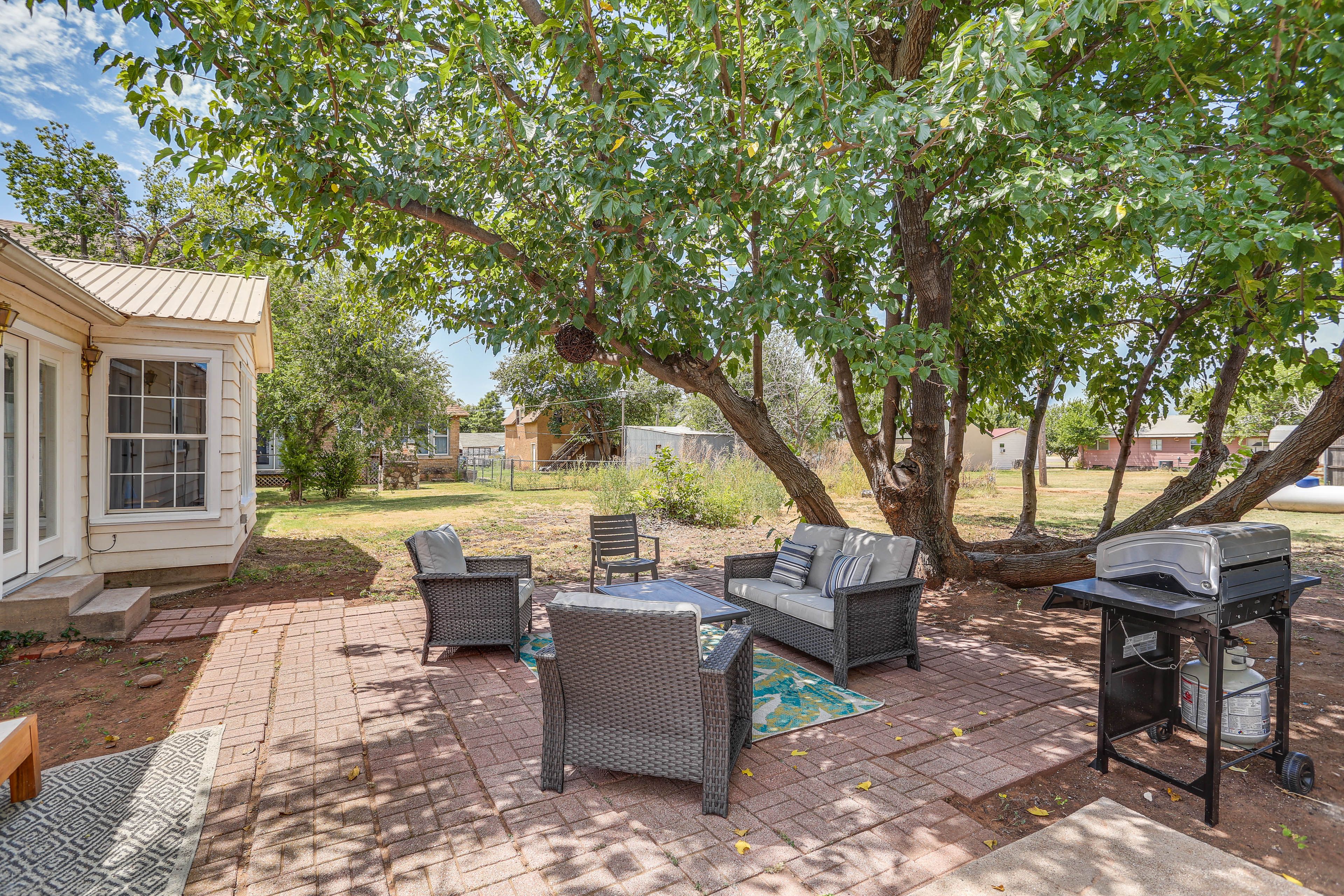 Crowell Vacation Rental | 3BR | 1BA | 2,455 Sq Ft | 3 Steps to Enter