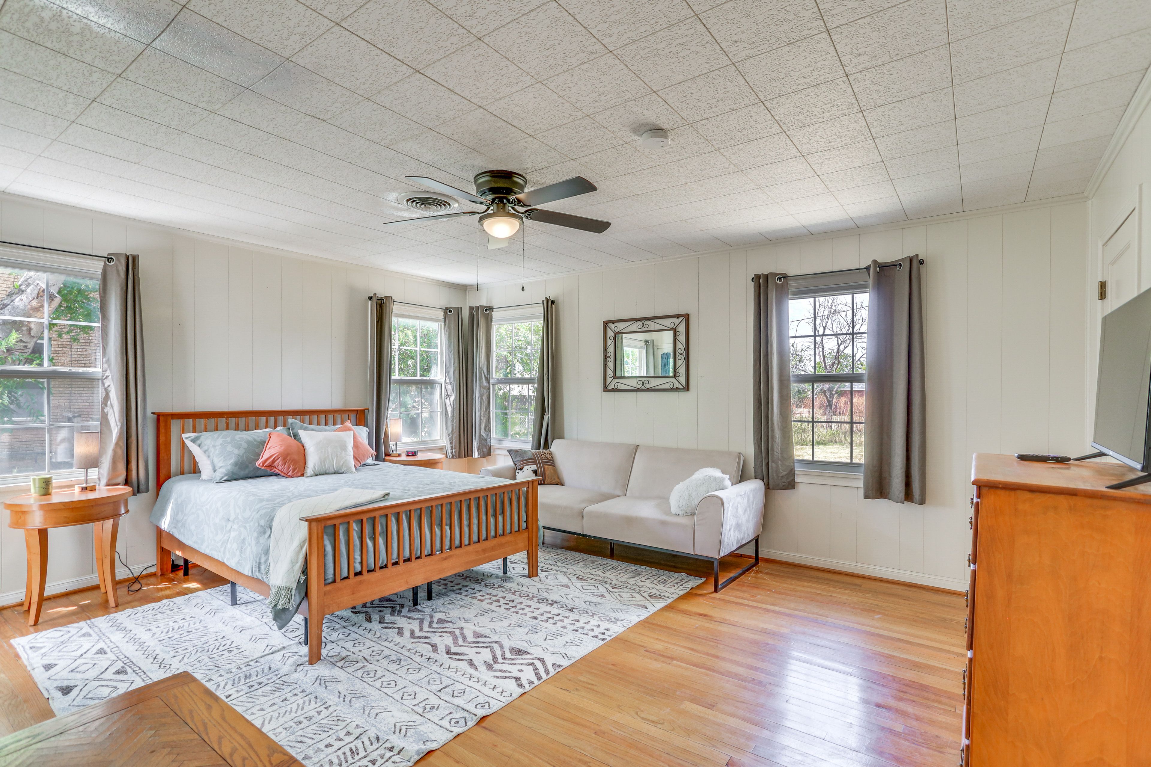 Bedroom 2 | Queen Bed | Full Futon | Flat-Screen TV