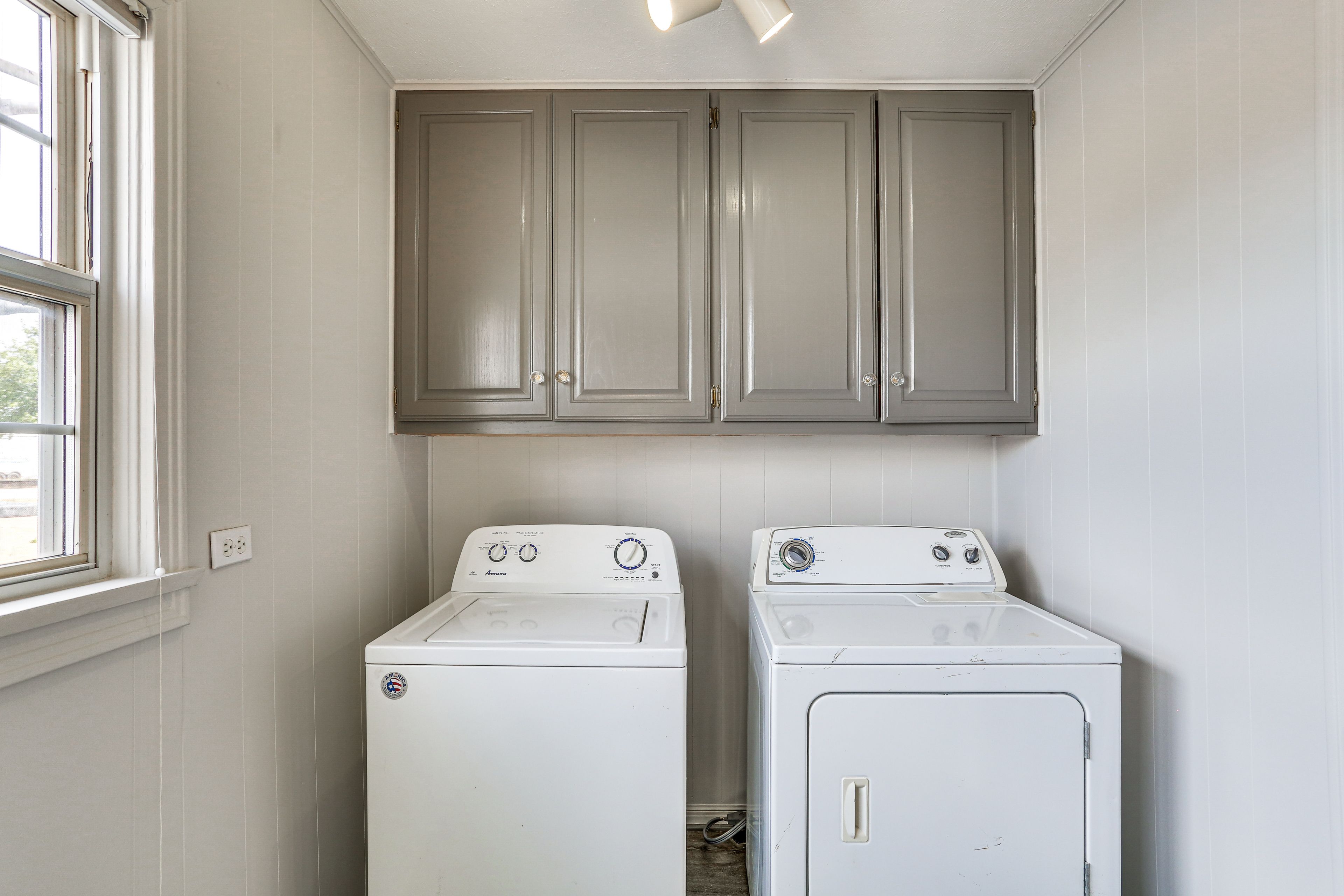Laundry Area | Washer/Dryer | Trash Bags/Paper Towels