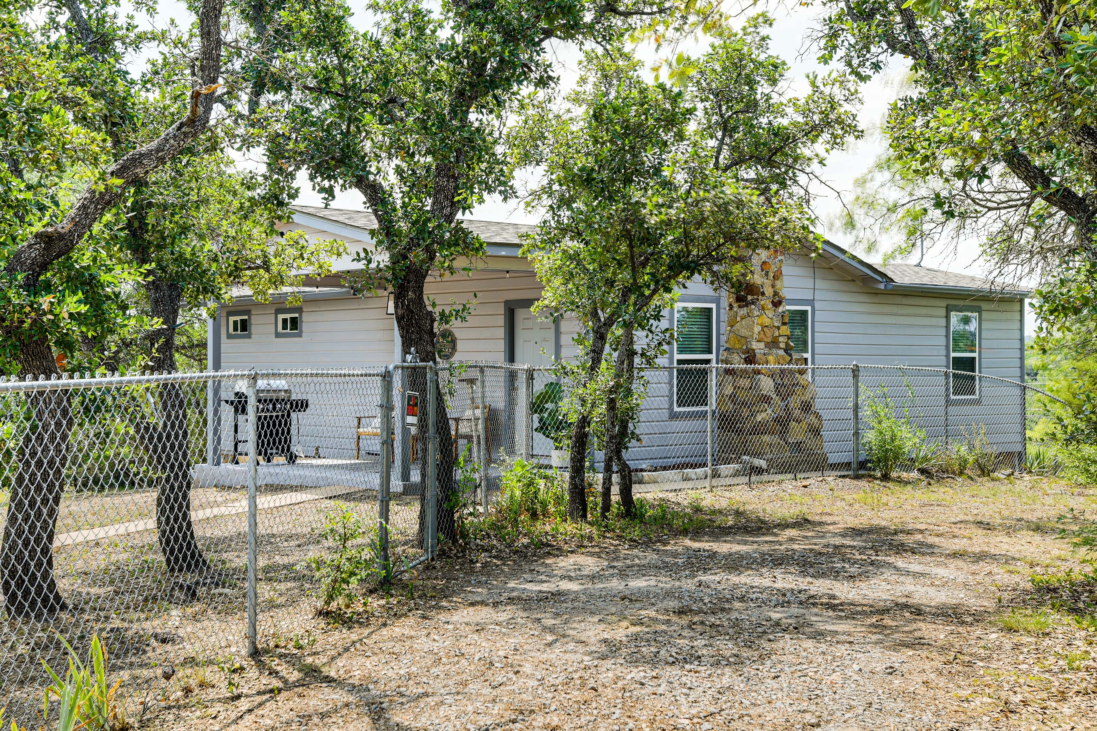 Parking | Driveway (4 Vehicles) | Street/RV Parking Available