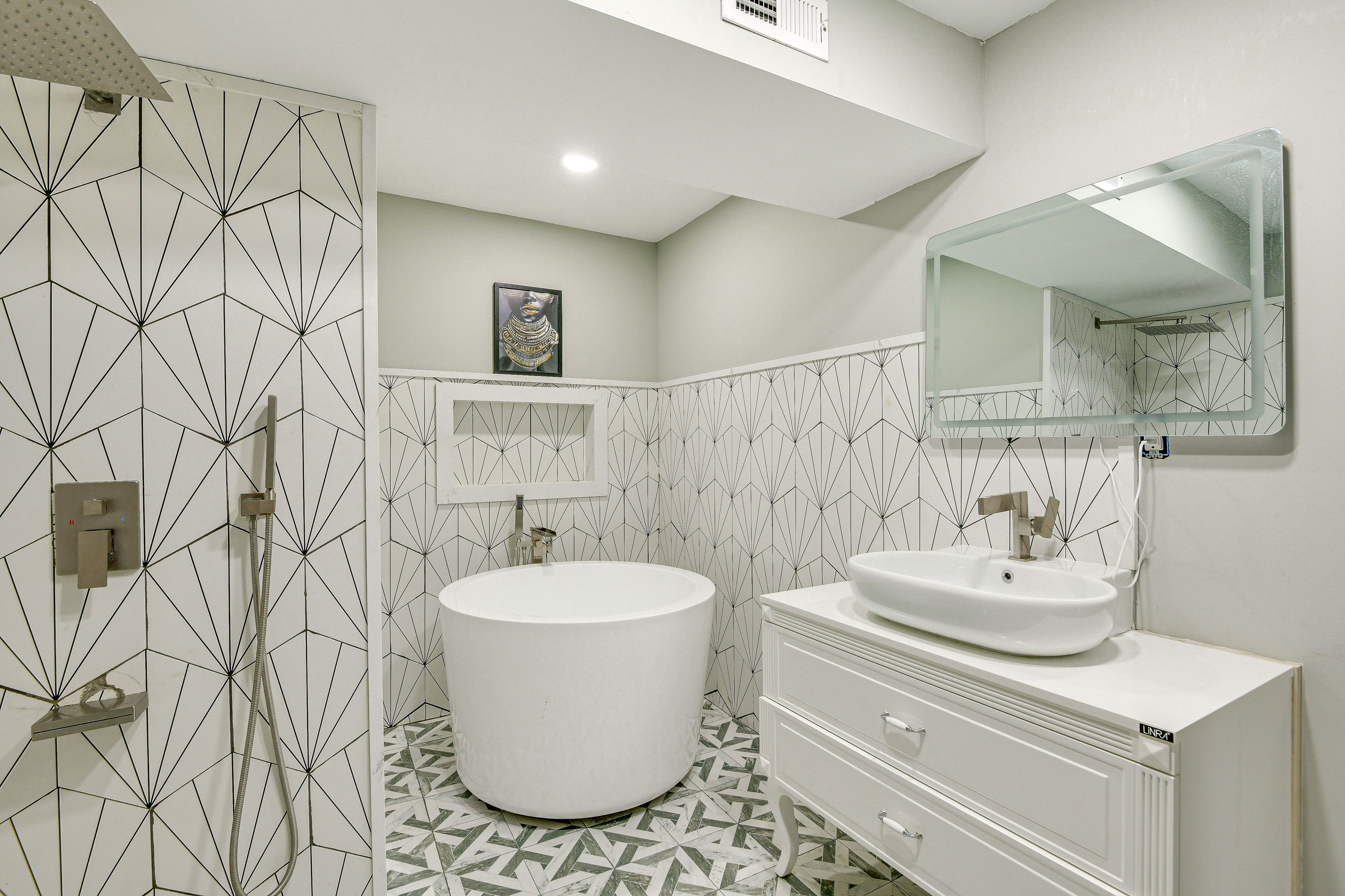 Full Bathroom