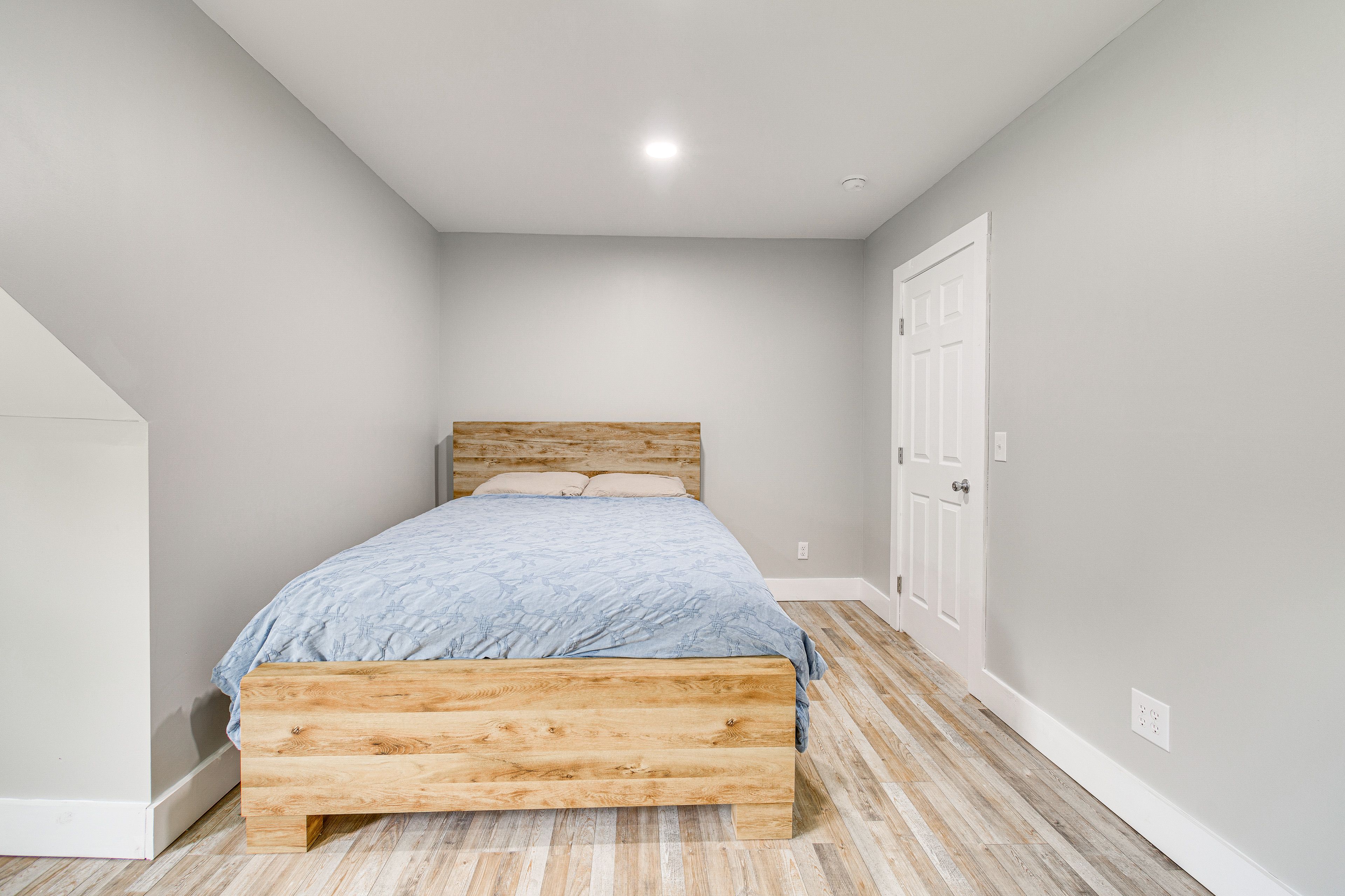 Bedroom 4 | Queen Bed | 2nd Floor
