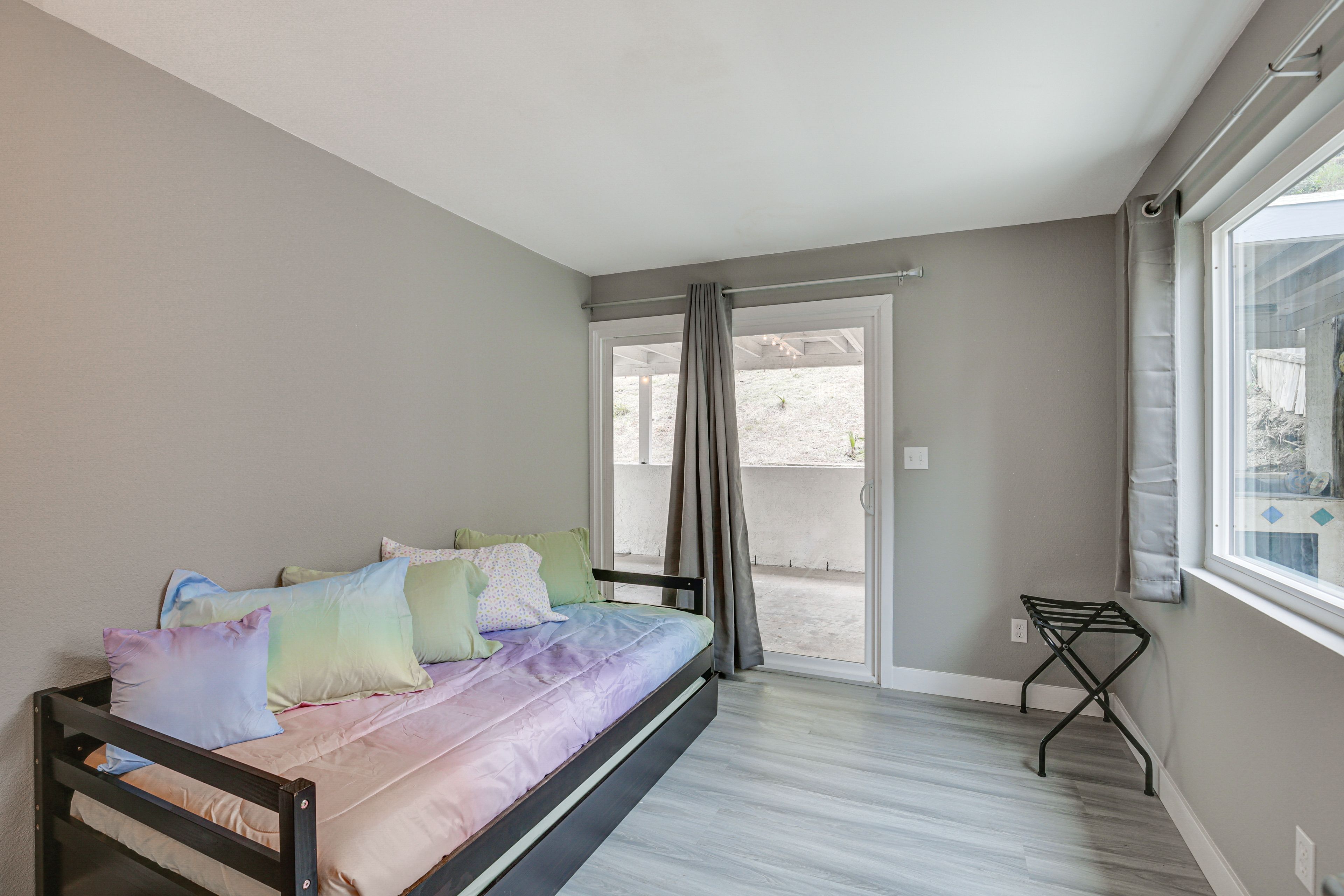 Bedroom 5 | Twin Daybed w/ Twin Trundle