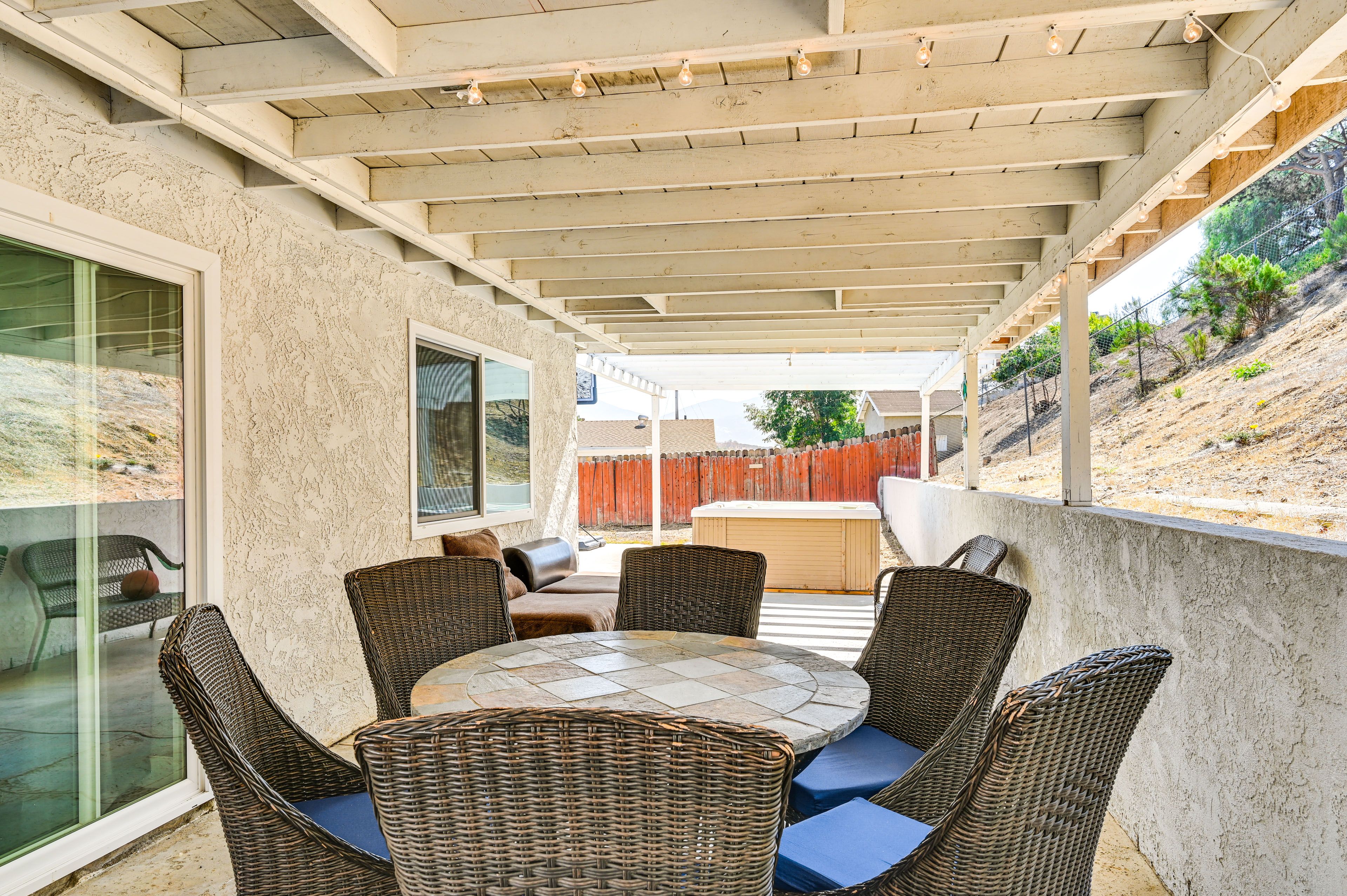 Covered Patio | Gas Grill