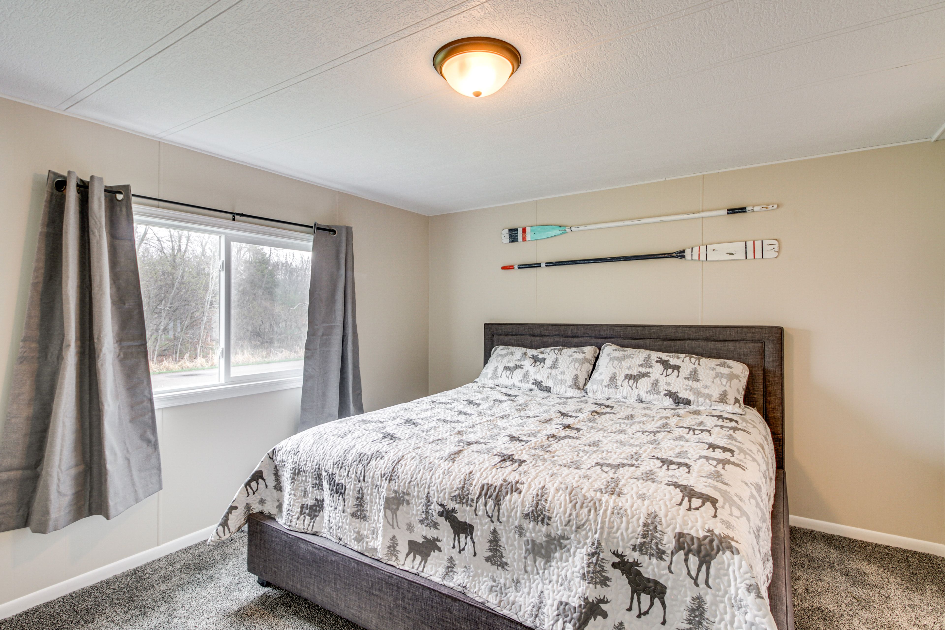 Bedroom 1 | King Bed | Linens Provided | En-Suite Bathroom