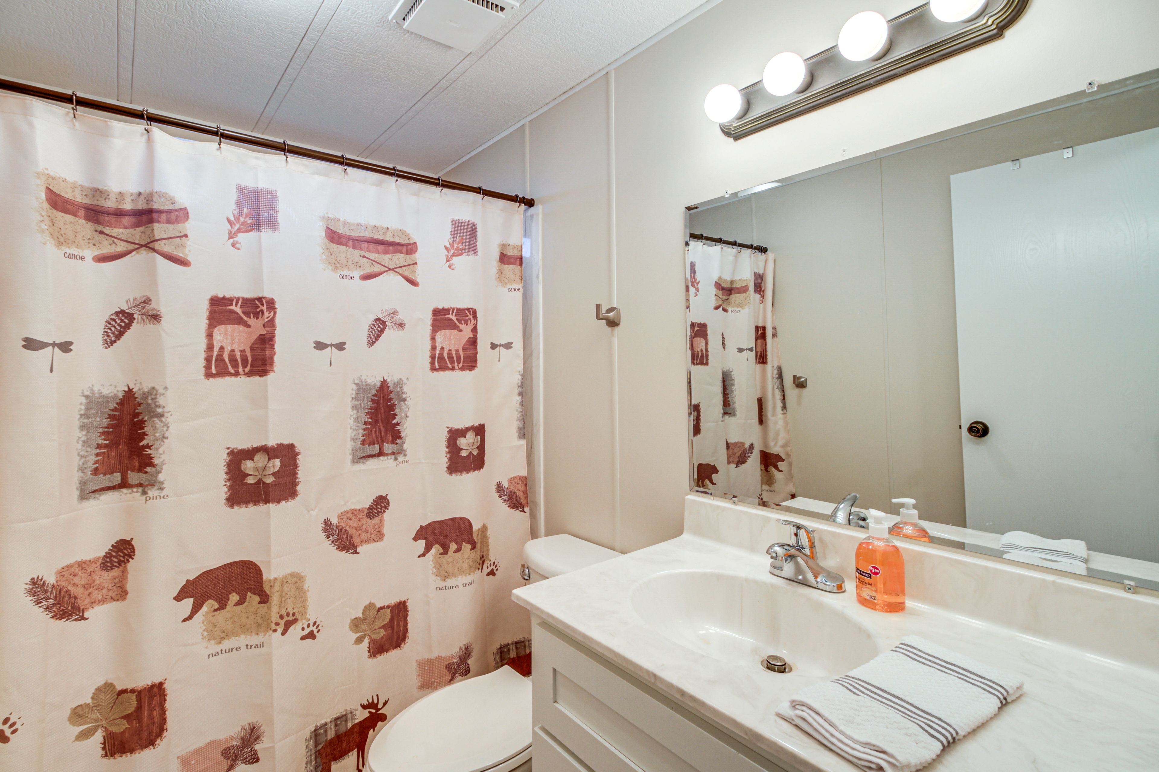 Full Bathroom