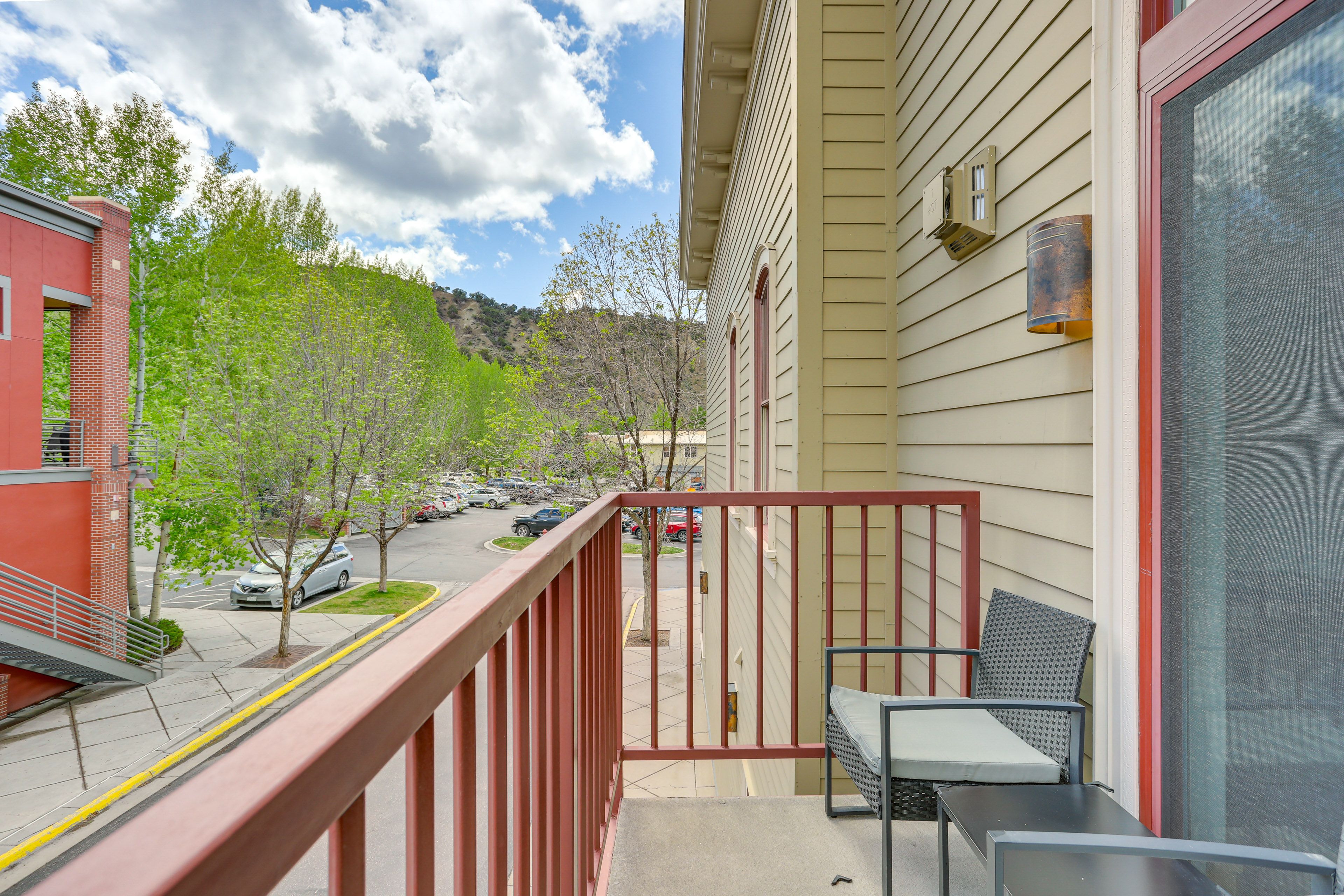 Balcony | Gas Grill