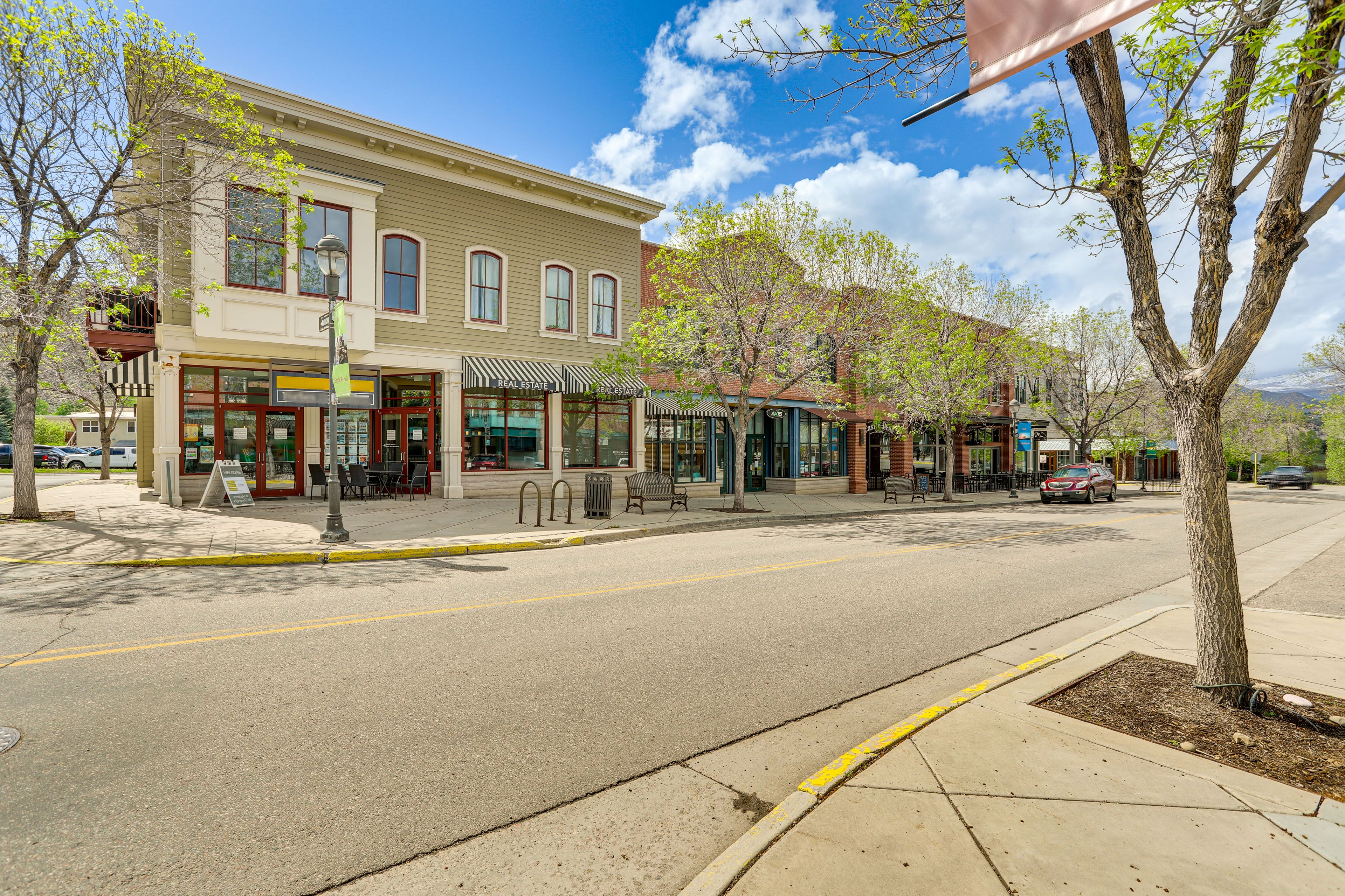 Property Exterior | Central Location