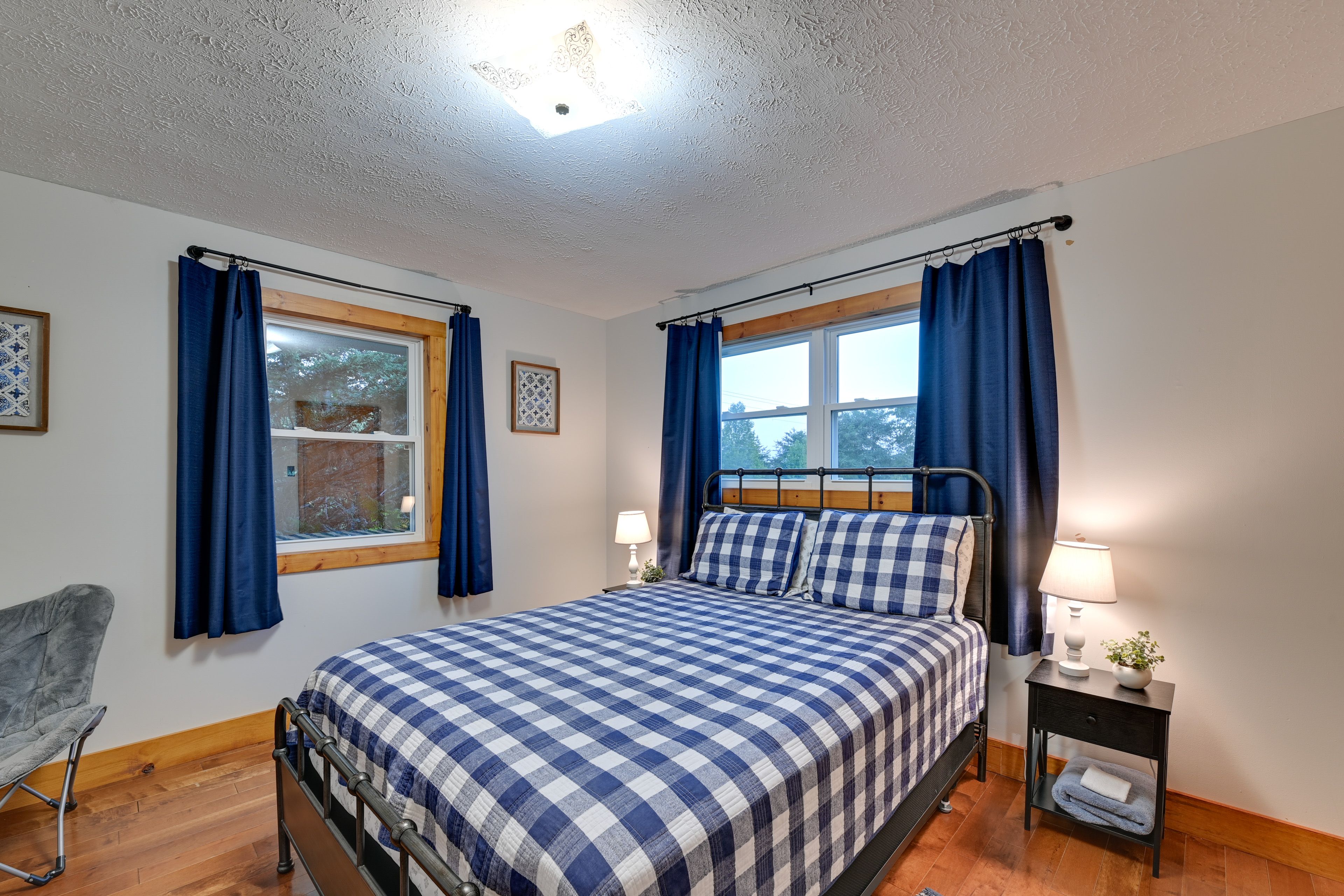 Bedroom 2 | Queen Bed | Linens Provided