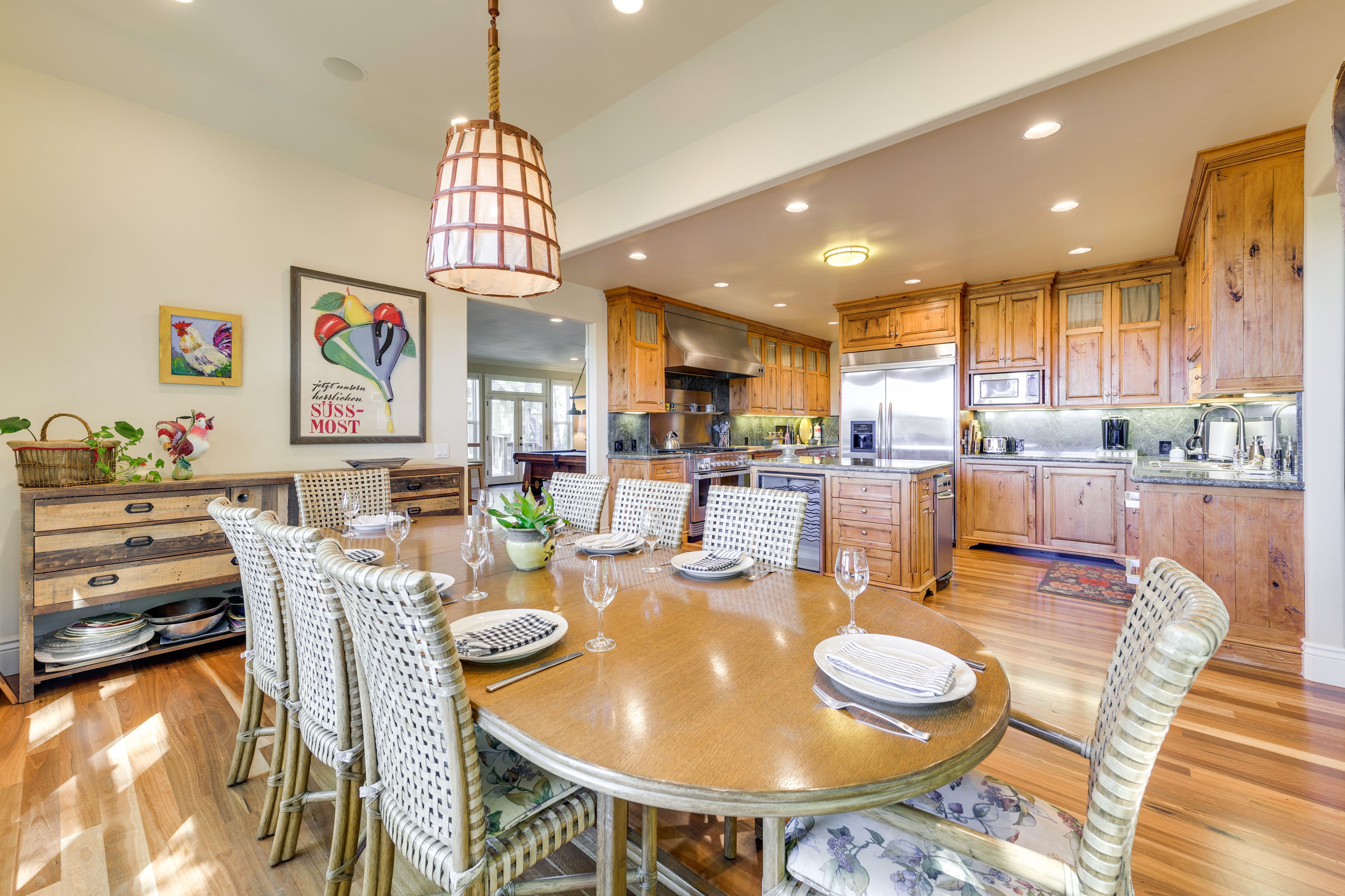 Dining Area | Dishware/Flatware Provided | 1st Floor