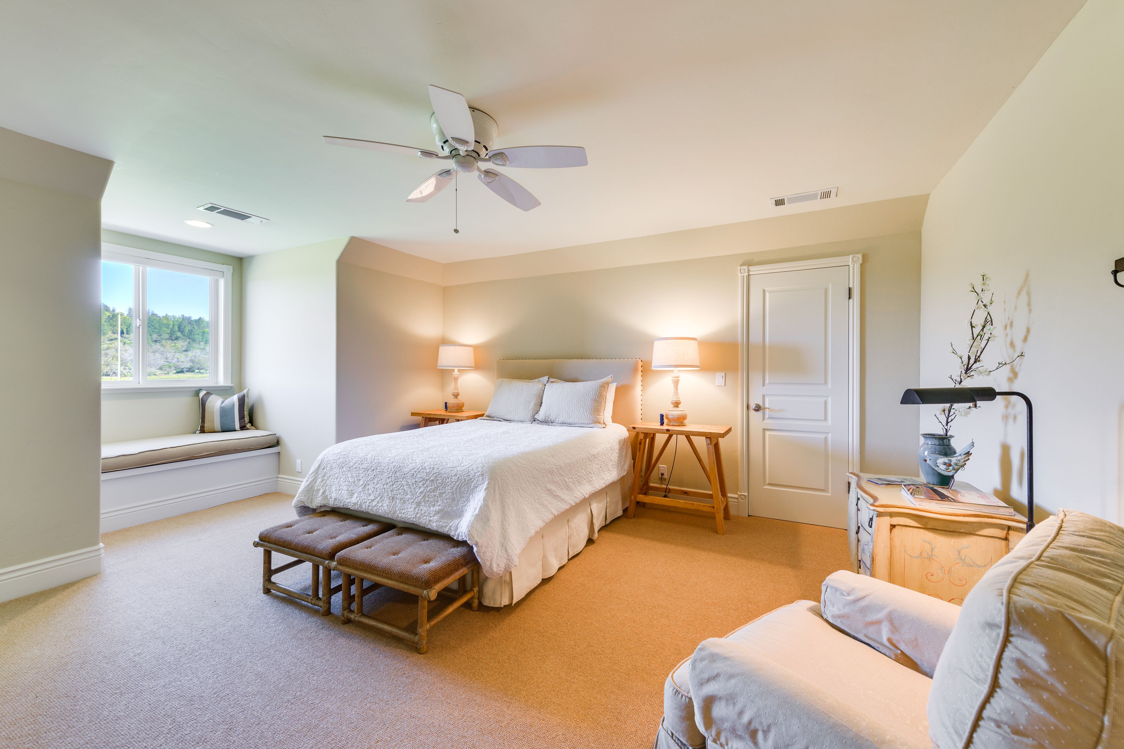 Bedroom 4 | Queen Bed | Shared En-Suite Bathroom | 2nd Floor