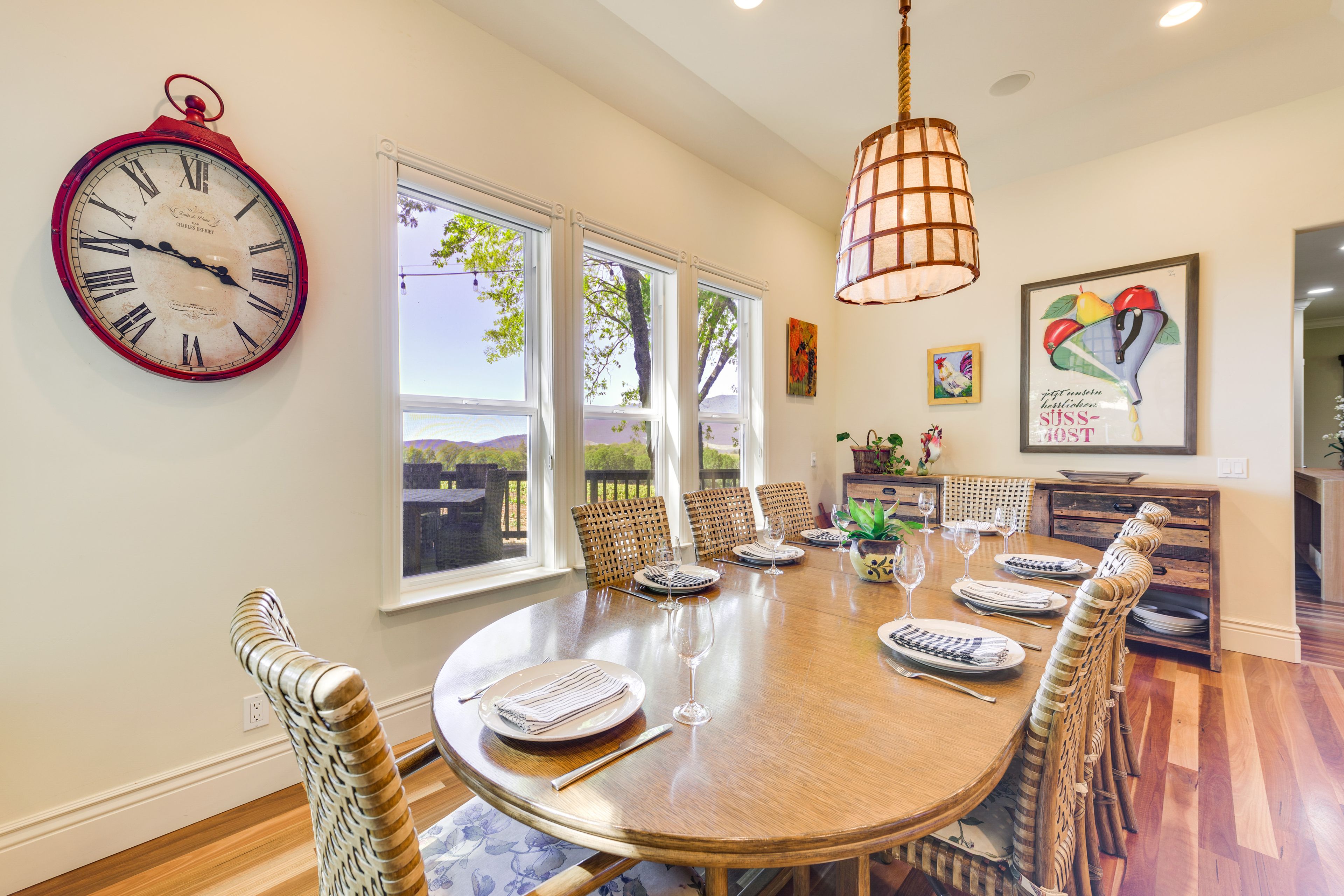 Dining Area | Free WiFi | Central A/C & Heat