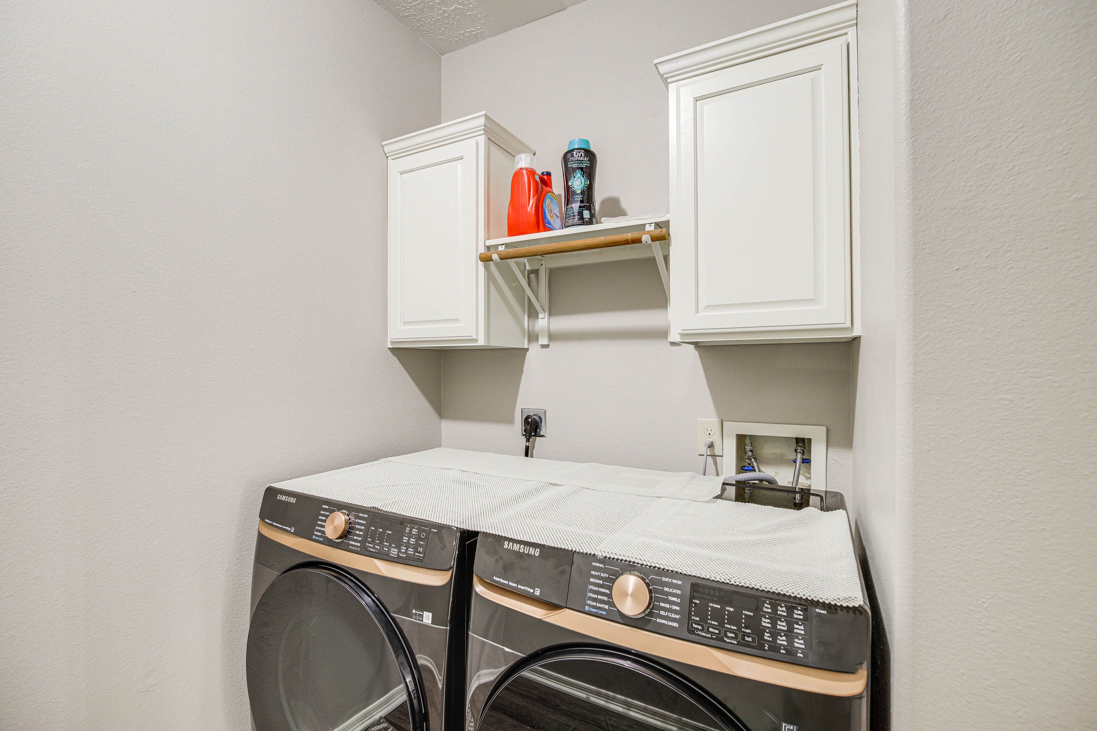 Laundry Closet | 2nd Floor | Washer & Dryer