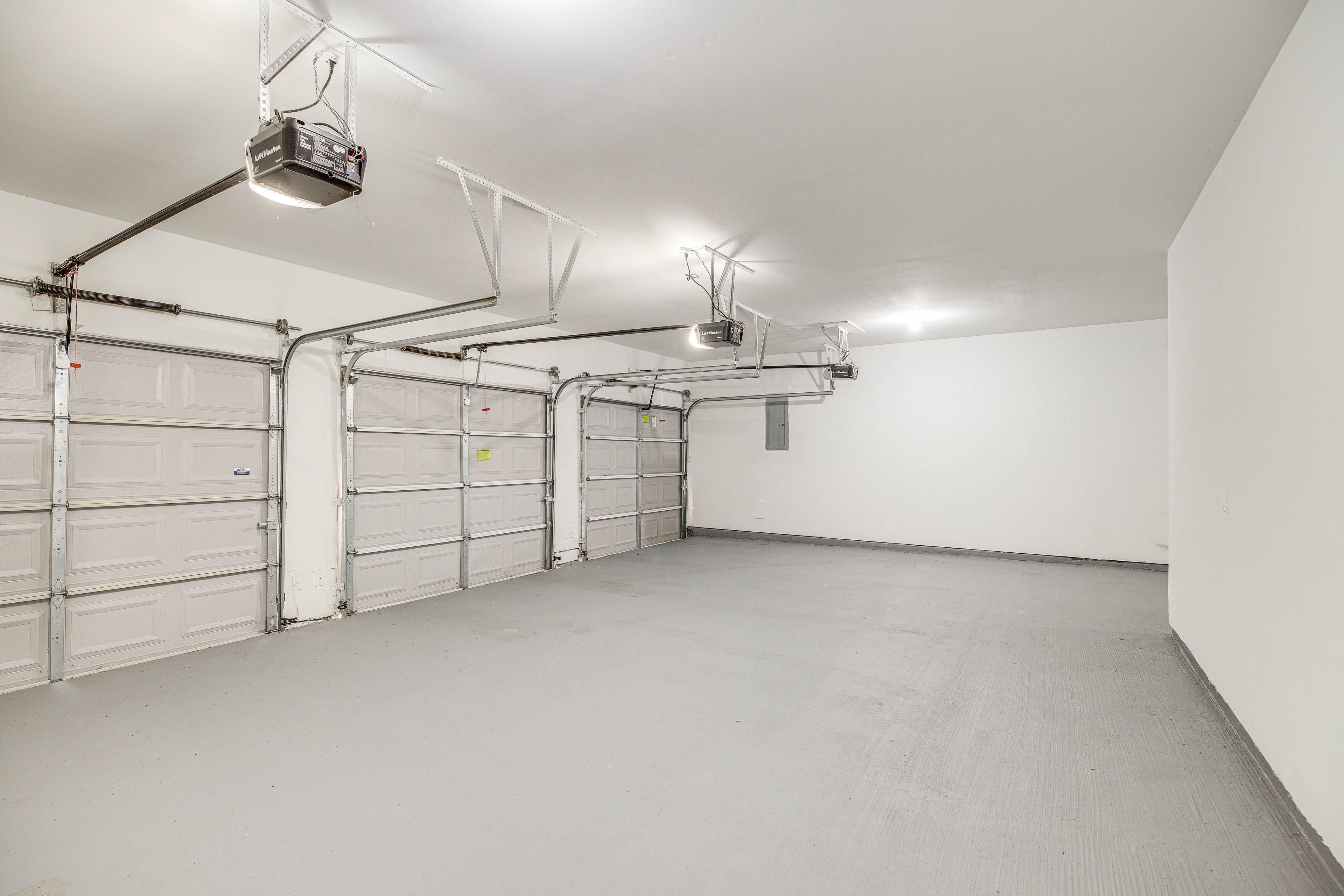 Garage (3 Vehicles) | Driveway (3 Vehicles) | Free Street Parking