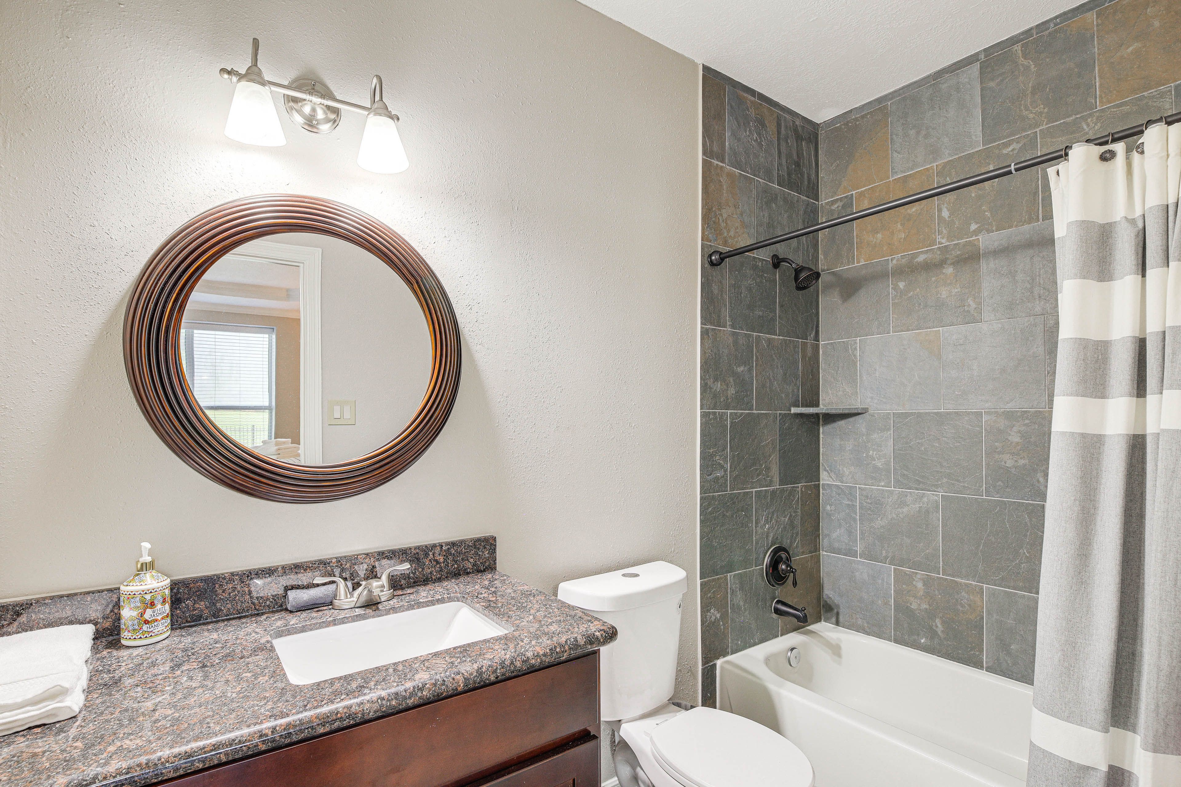 En-Suite Bathroom | 1st Floor | Towels Provided