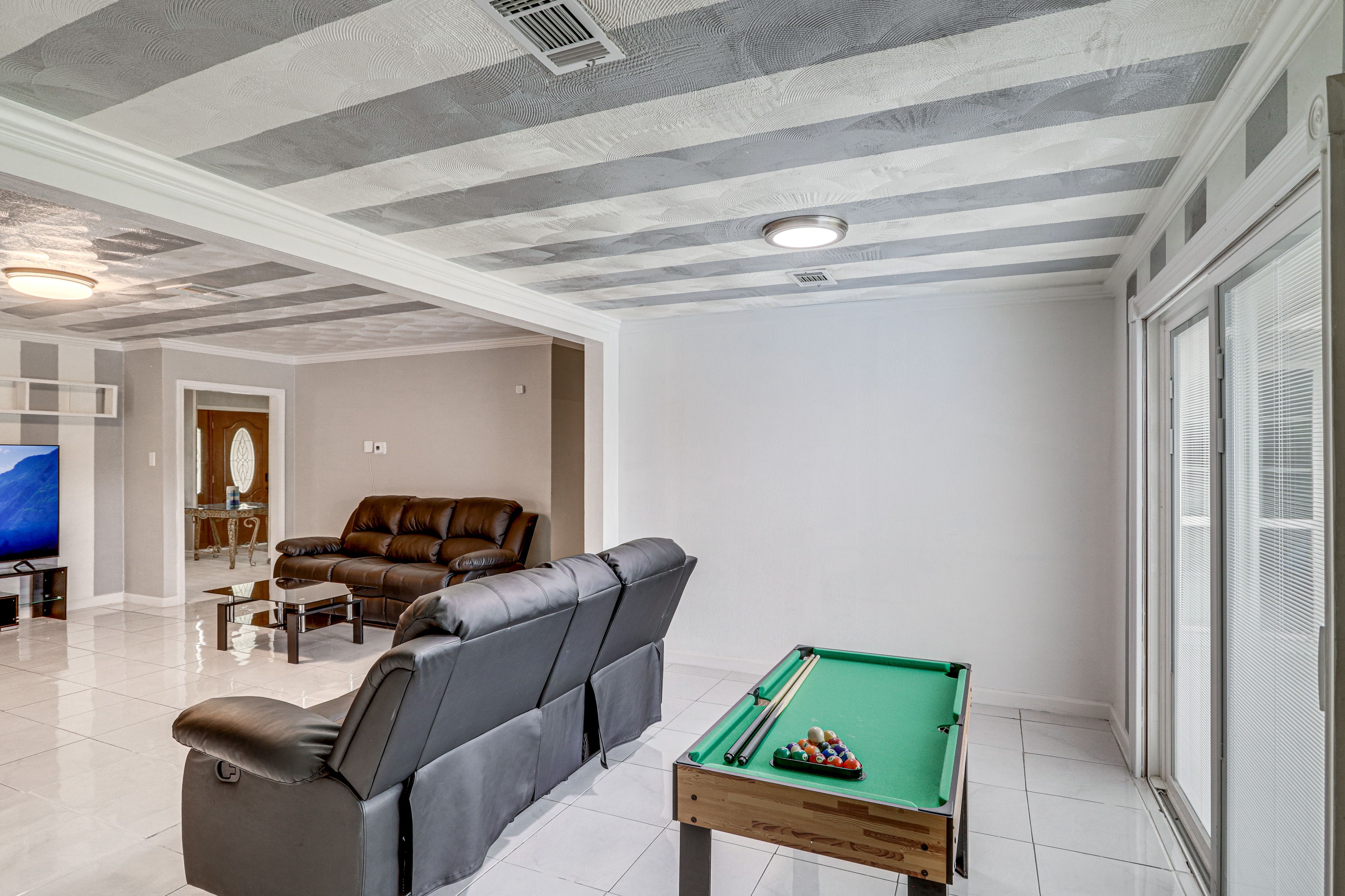 Mini Pool Table