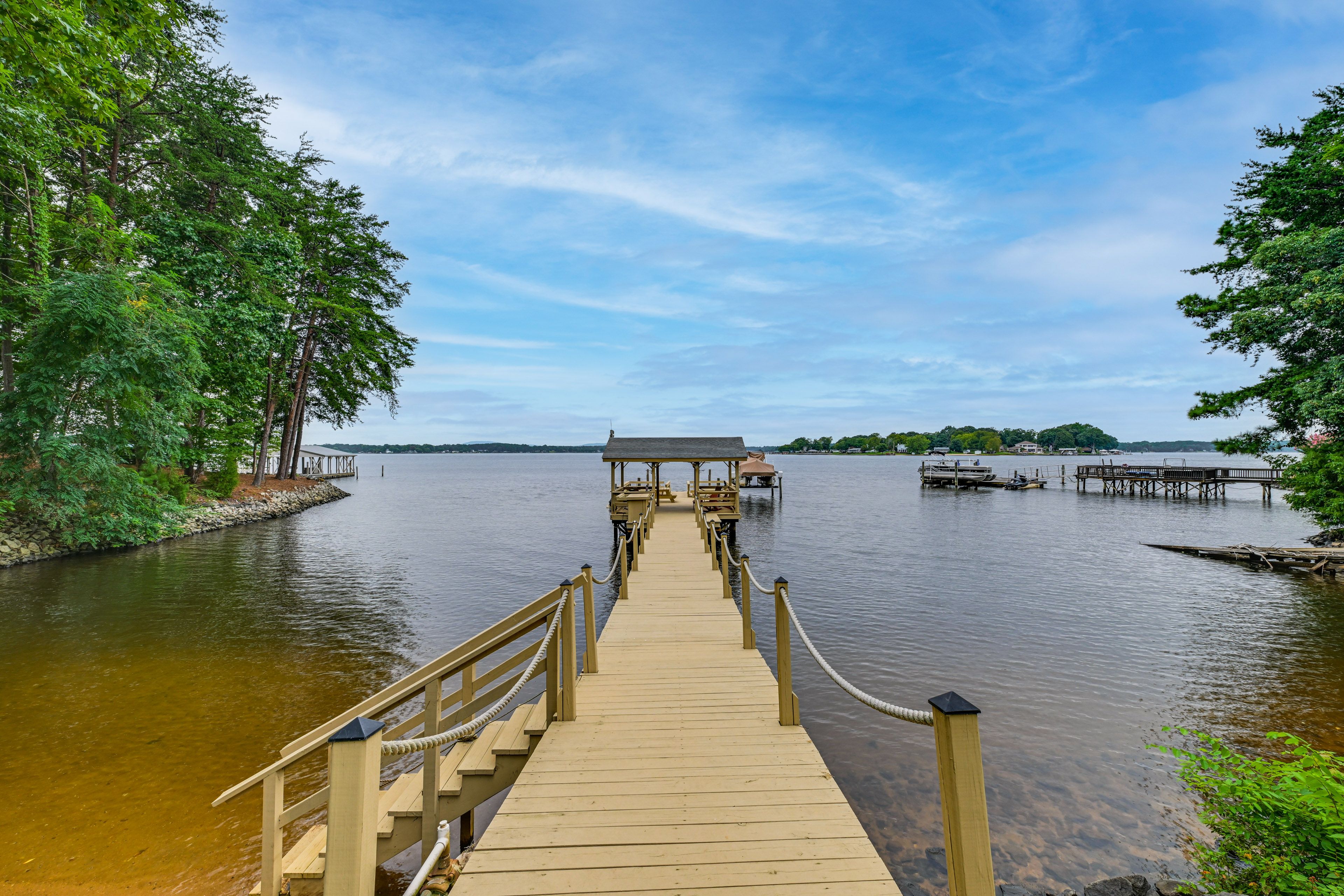 Mooresville Vacation Rental | 2BR | 2BA | 1,400 Sq Ft | Stairs Required