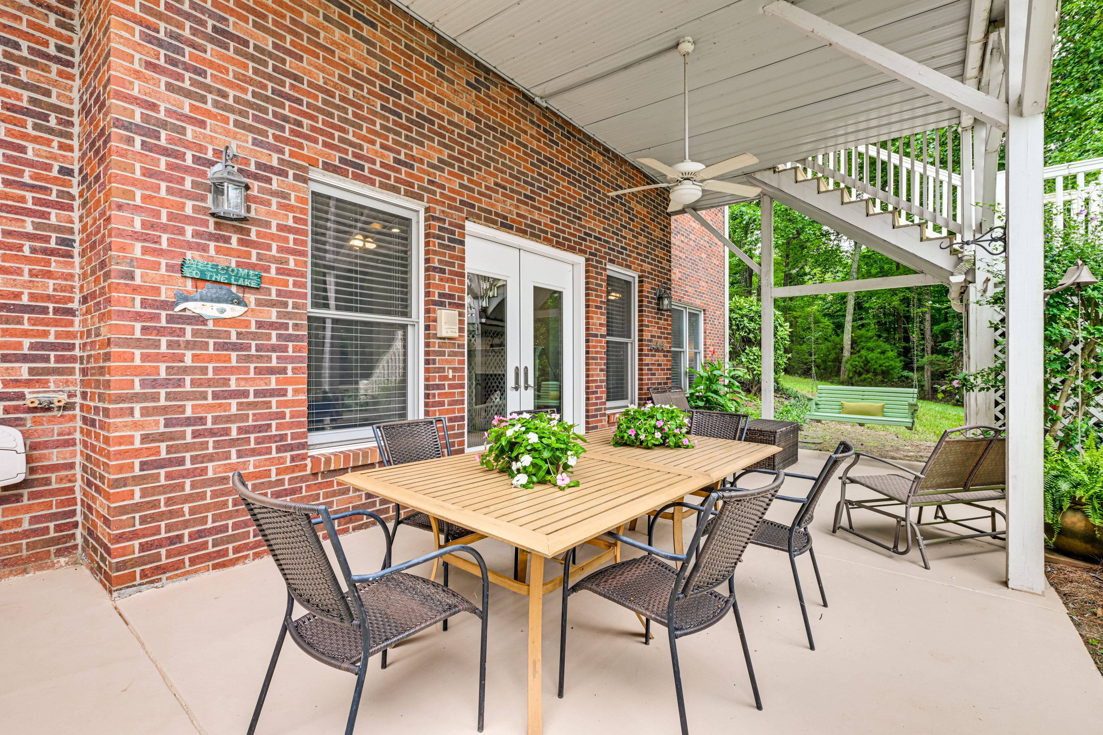 Patio | Gas Grill | Outdoor Dining Areas | Swing