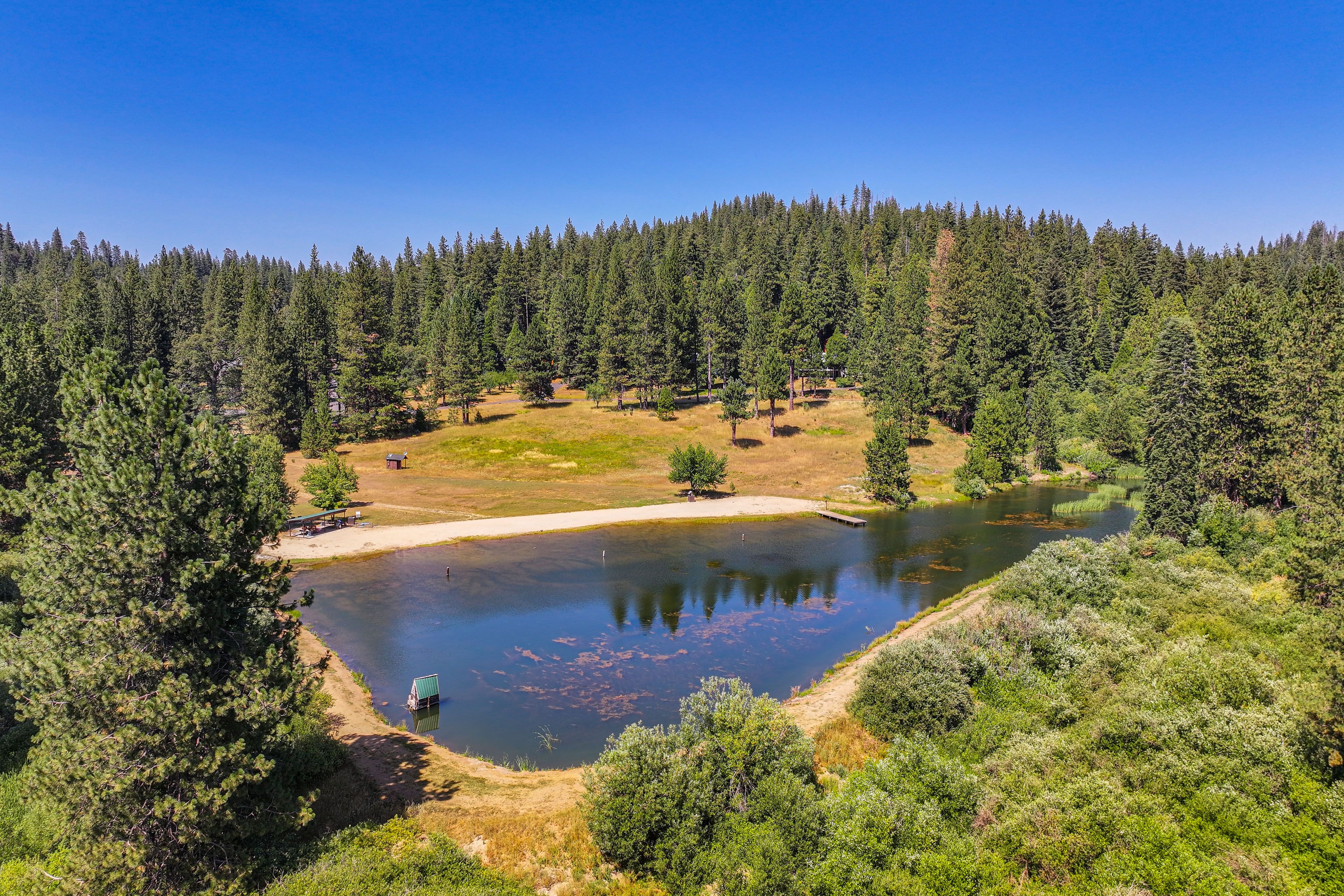Community Amenities | Lake Access | Beach