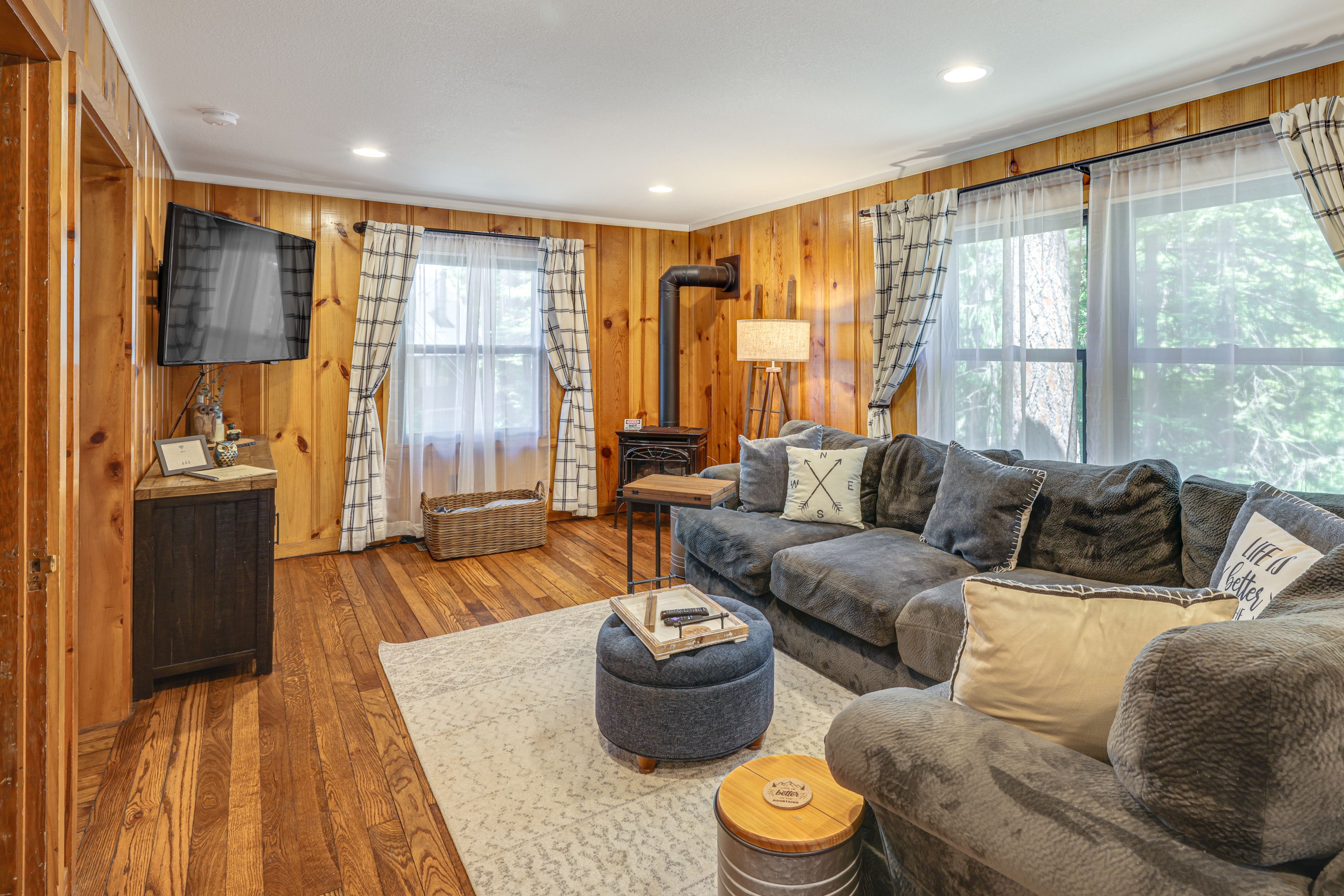 Living Room | Electric Fireplace | Smart TV | Board Games & Books | 1st Floor