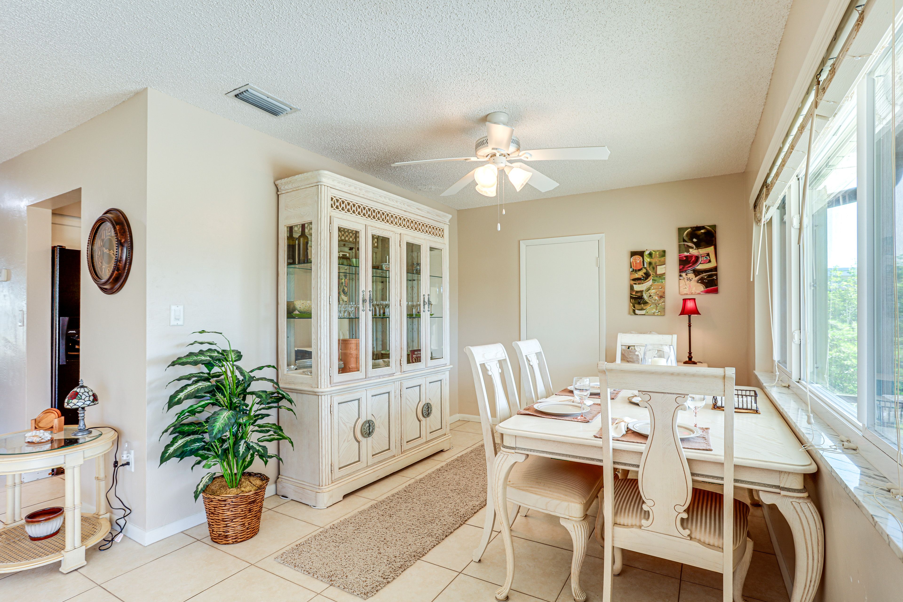 Dining Area | Dishware/Flatware | Trash Bags/Paper Towels