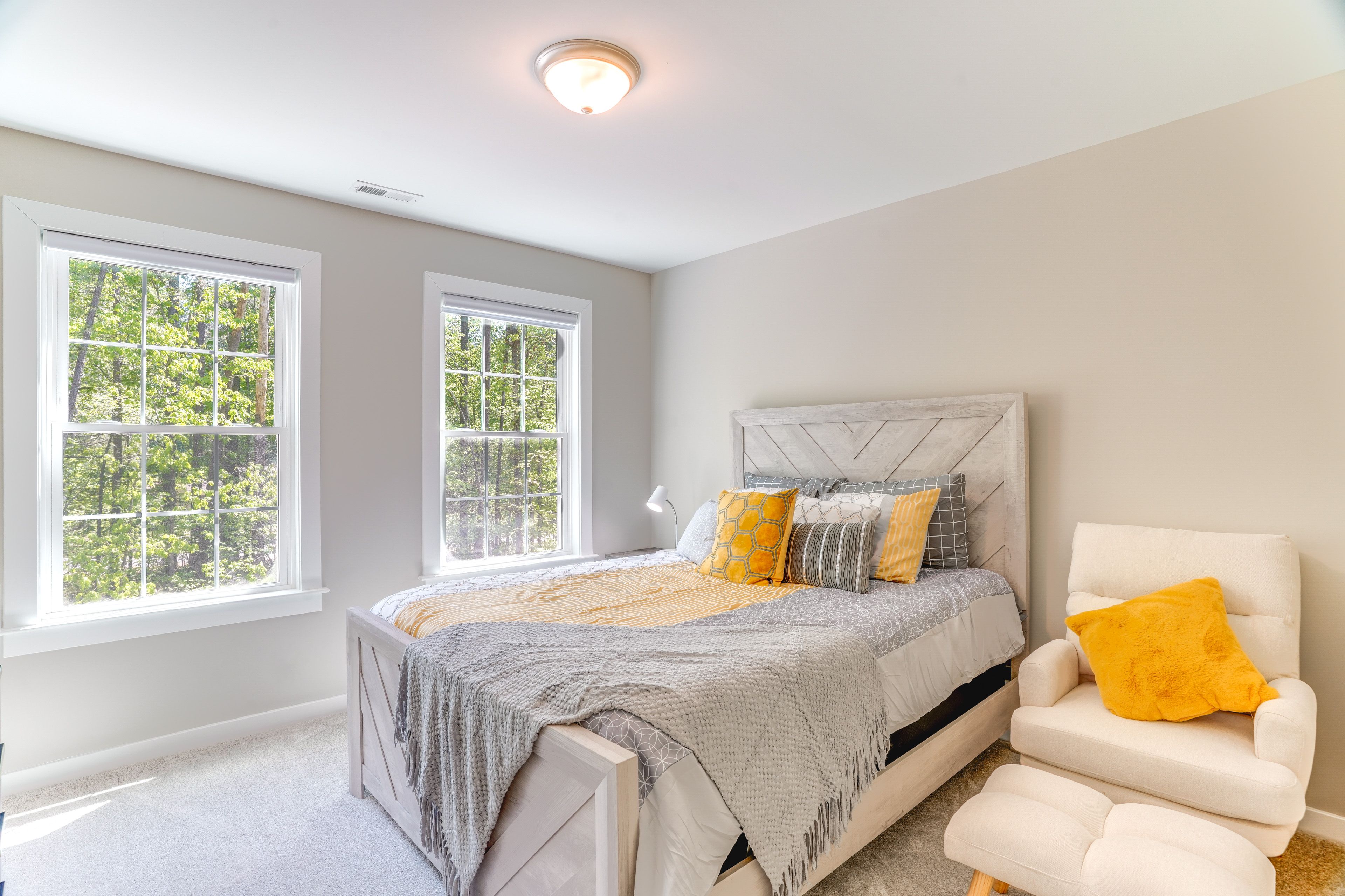 Bedroom 2 | 2nd Floor | Queen Bed | Smart TV | Walk-In Closet