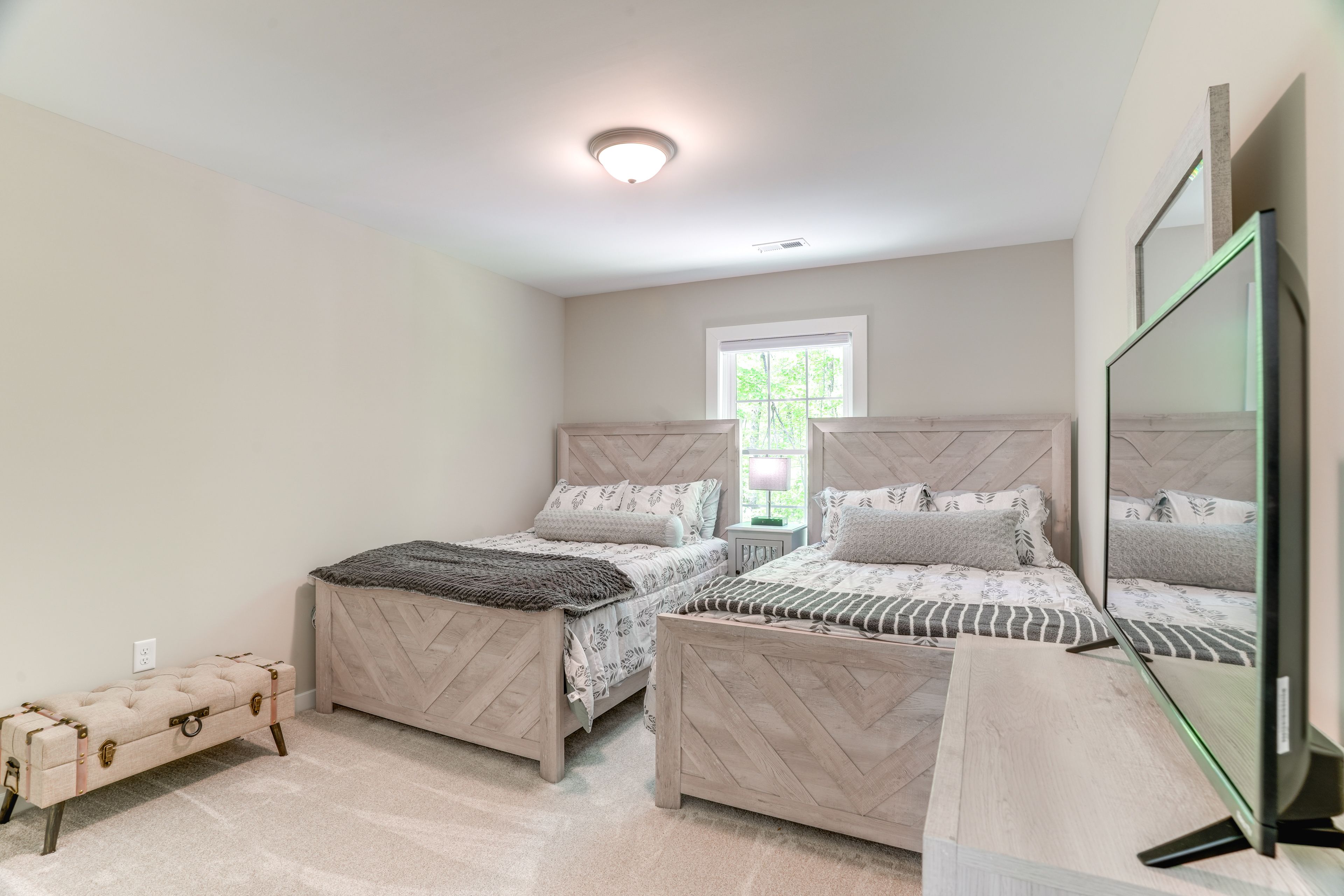 Bedroom 4 | 2nd Floor | 2 Full Beds | Smart TV