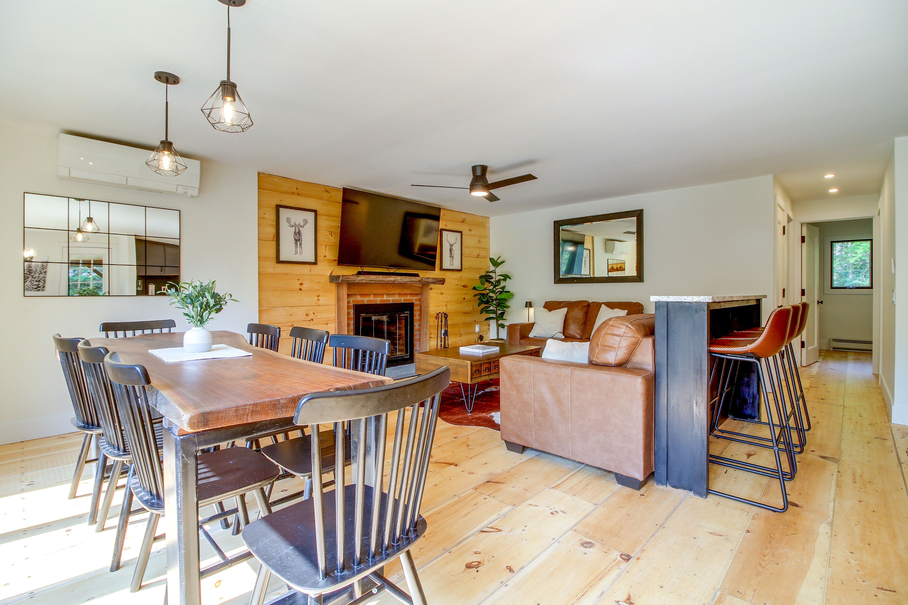 Dining Area | Main Level