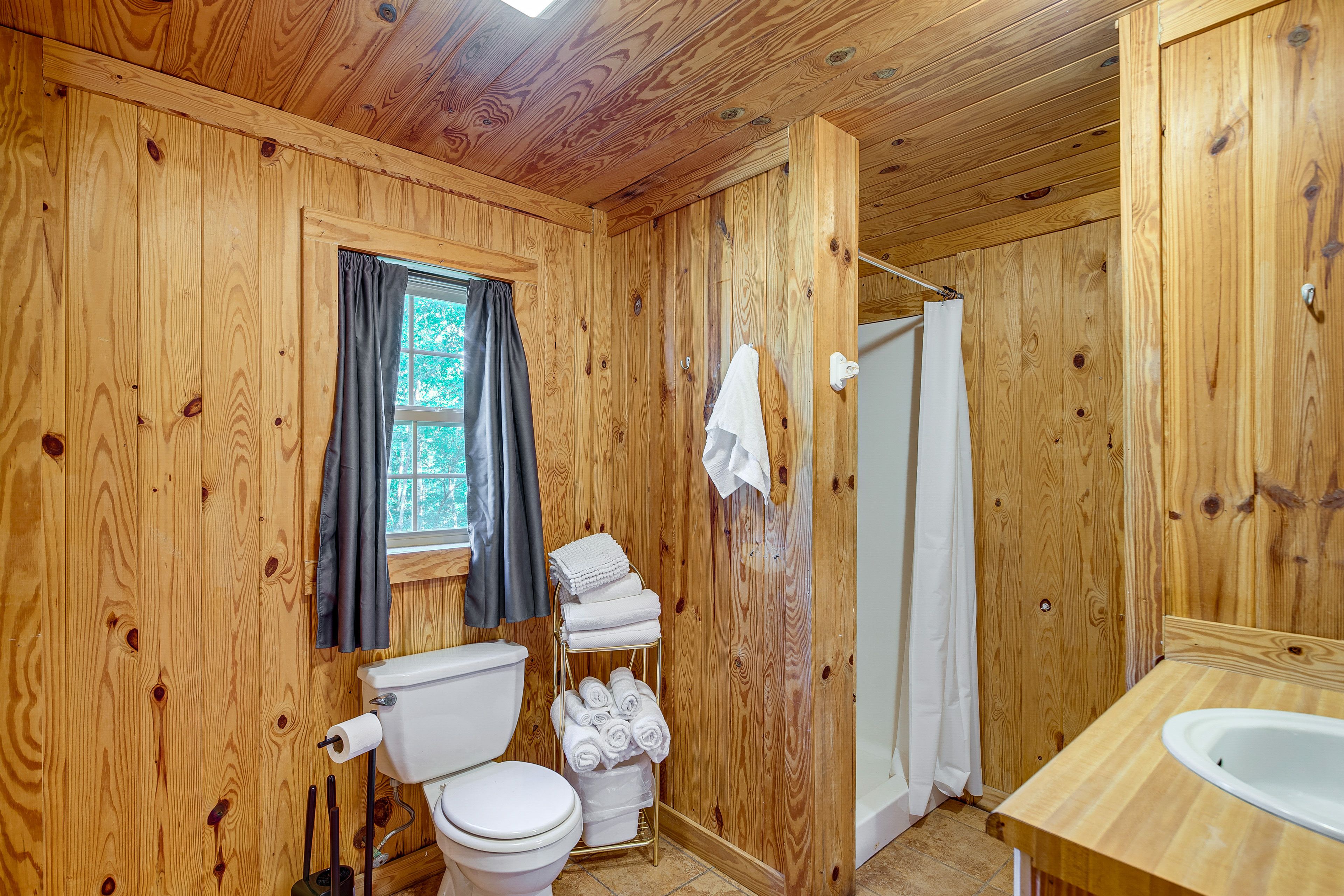 Full Bathroom | Walk-In Shower | Complimentary Toiletries | Towels Provided