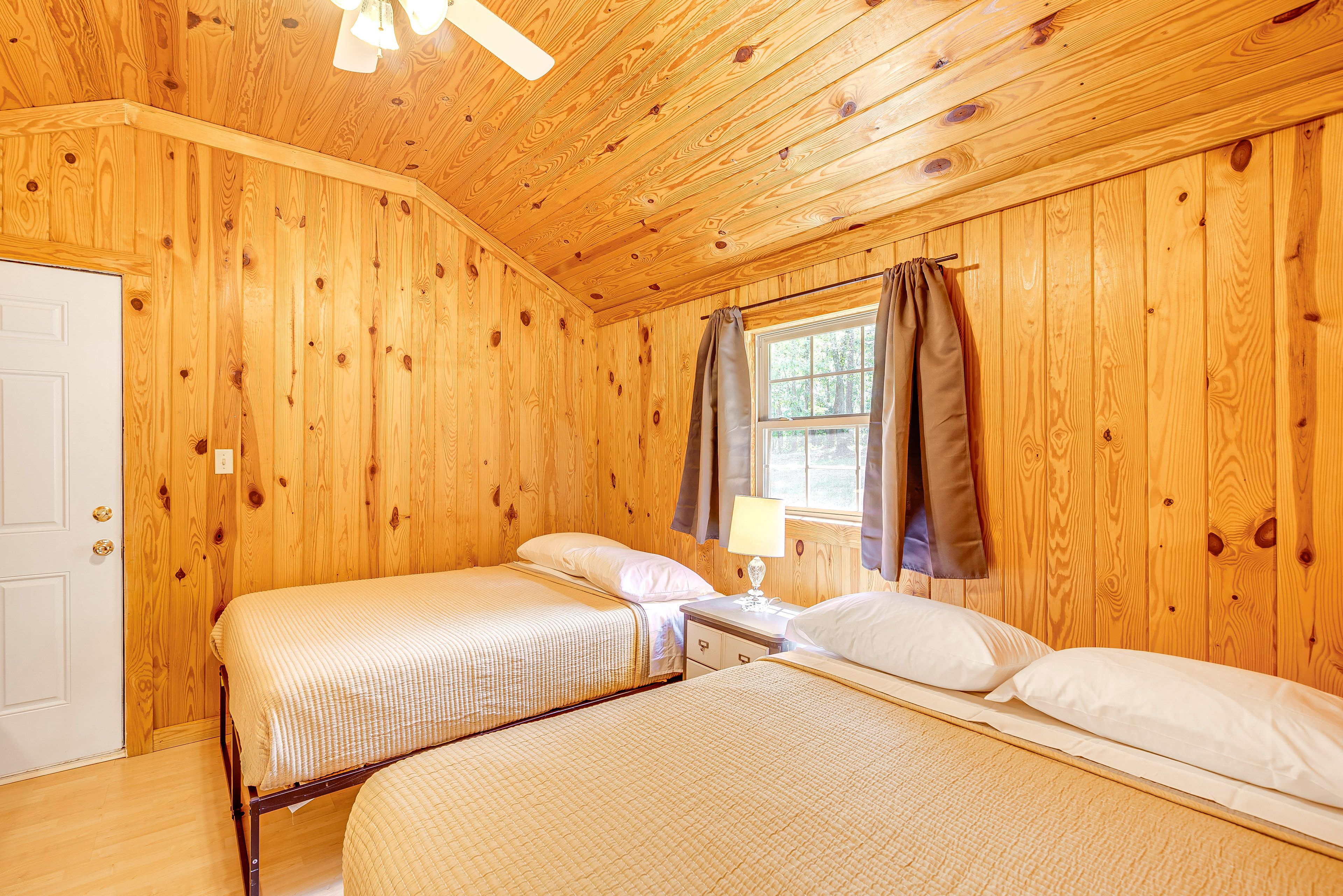 Bedroom | 2 Full Beds | Linens Provided | Hangers