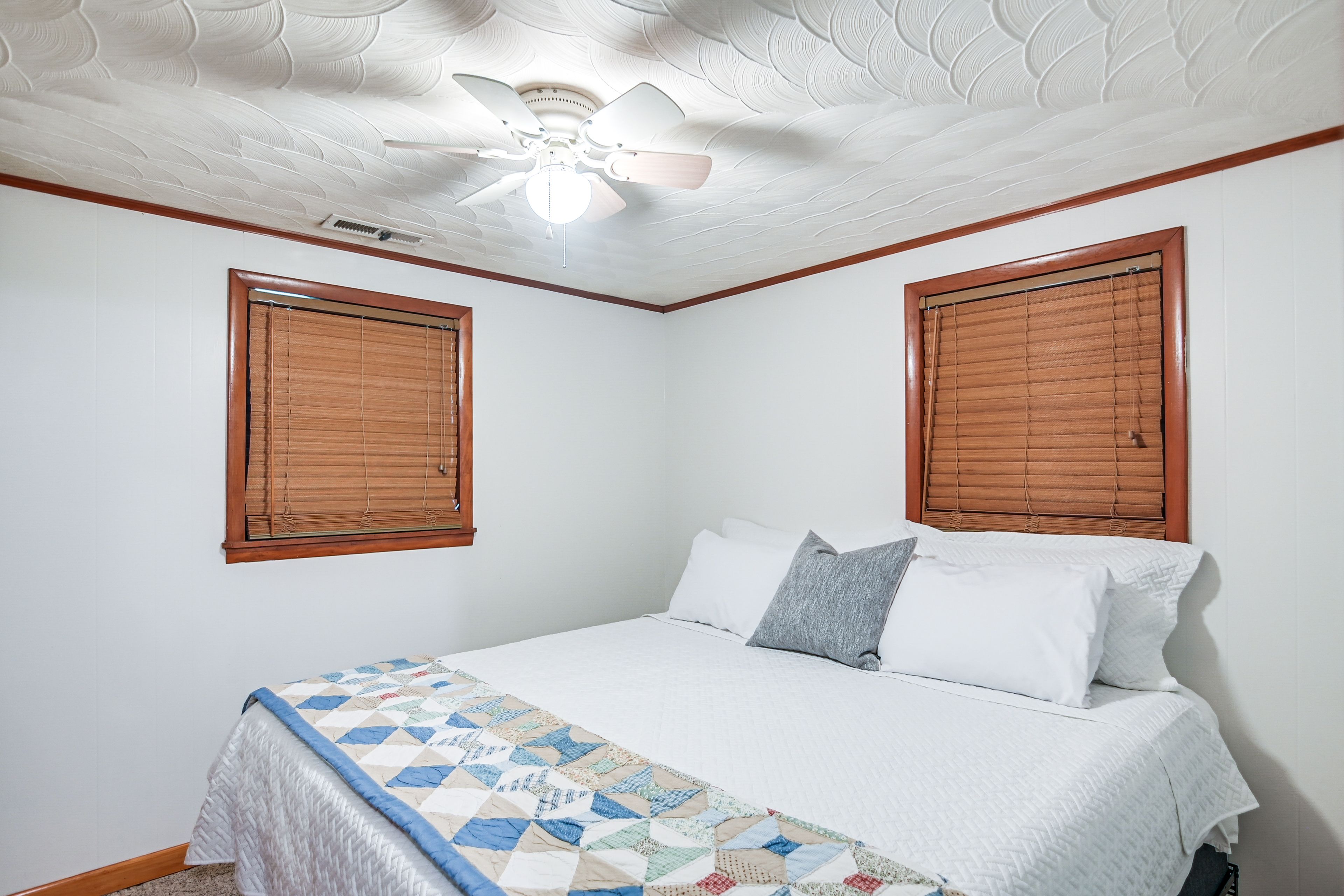 Bedroom 2 | King Bed