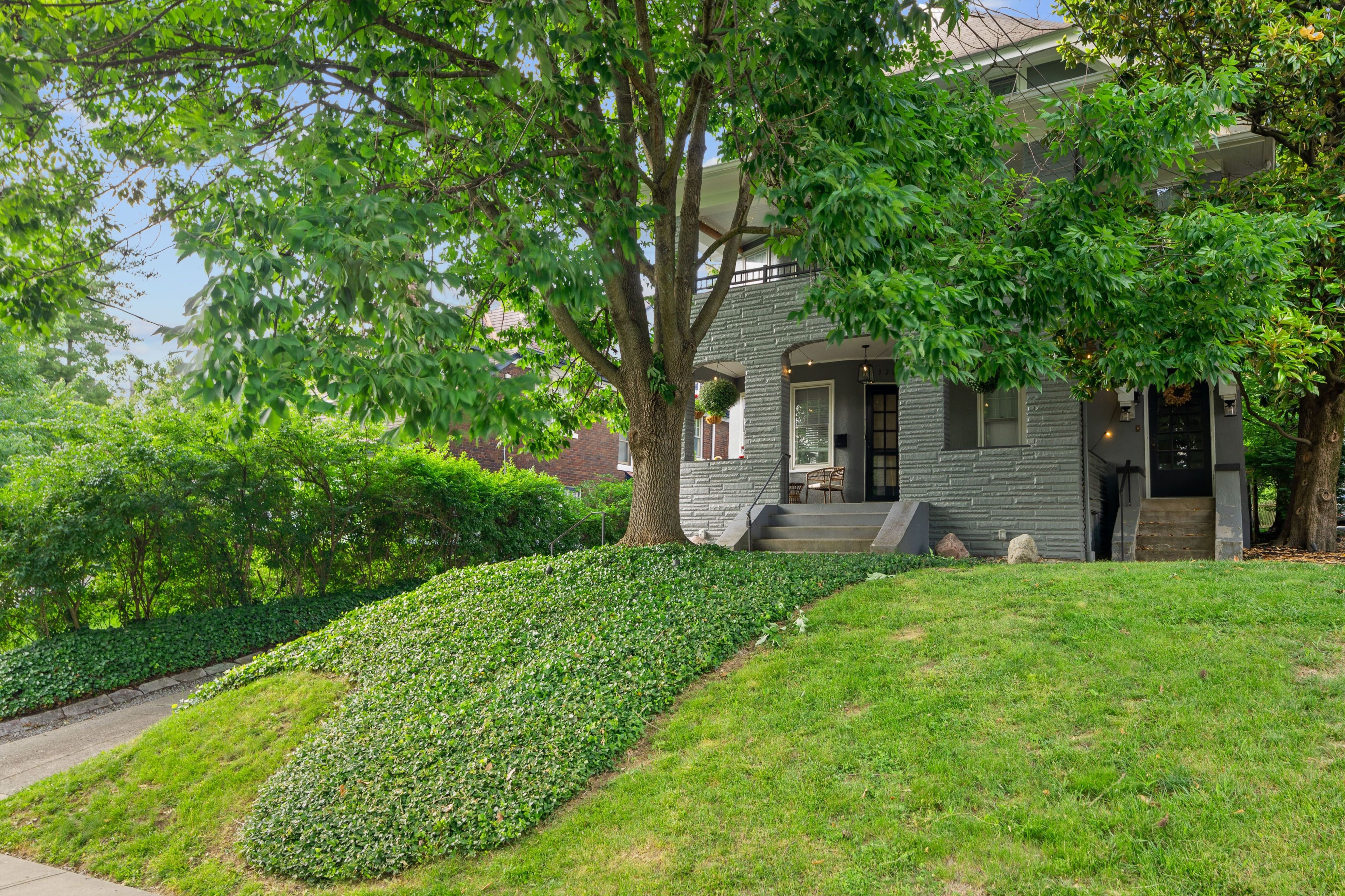 Cincinnati Vacation Rental | 2BR | 1BA | Steps Required | 800 Sq Ft