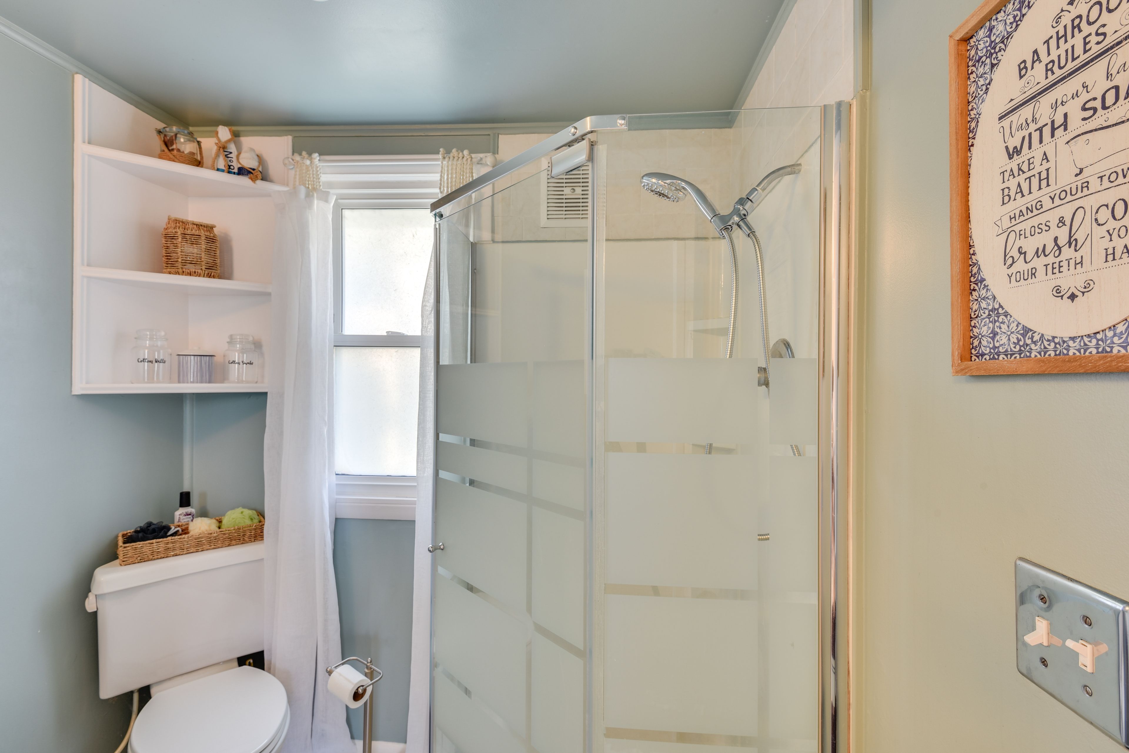 Full Bathroom | 2nd Floor