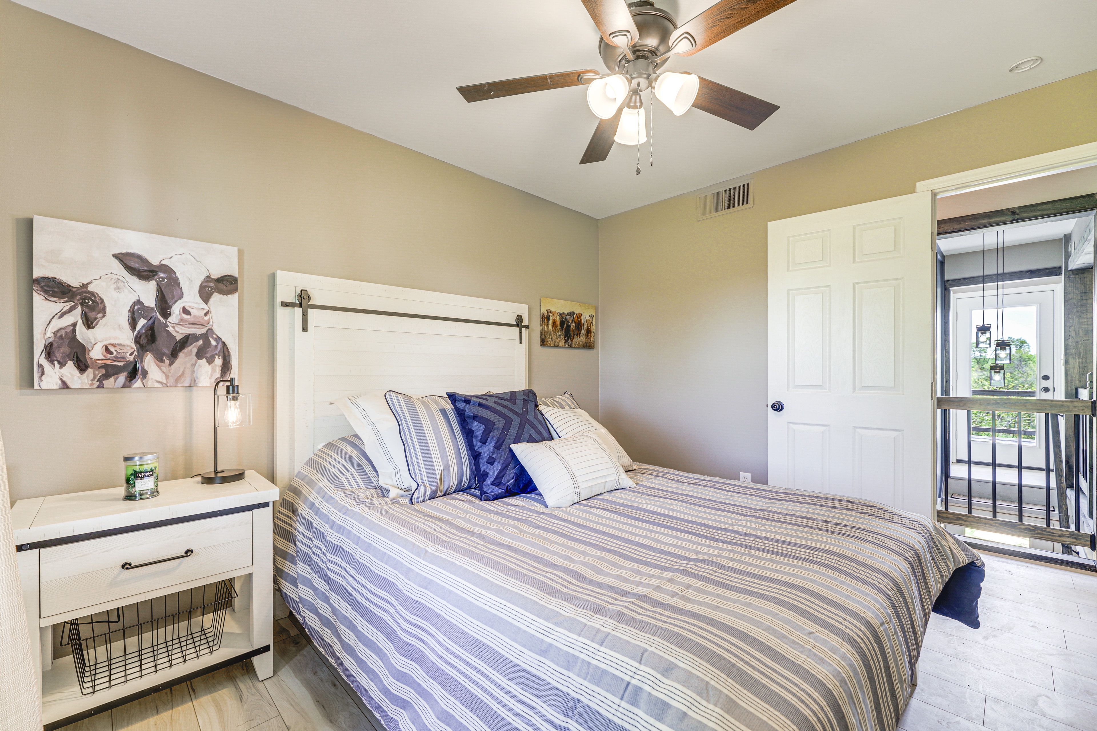 Bedroom 1 | Main Level | Queen Bed | Linens Provided