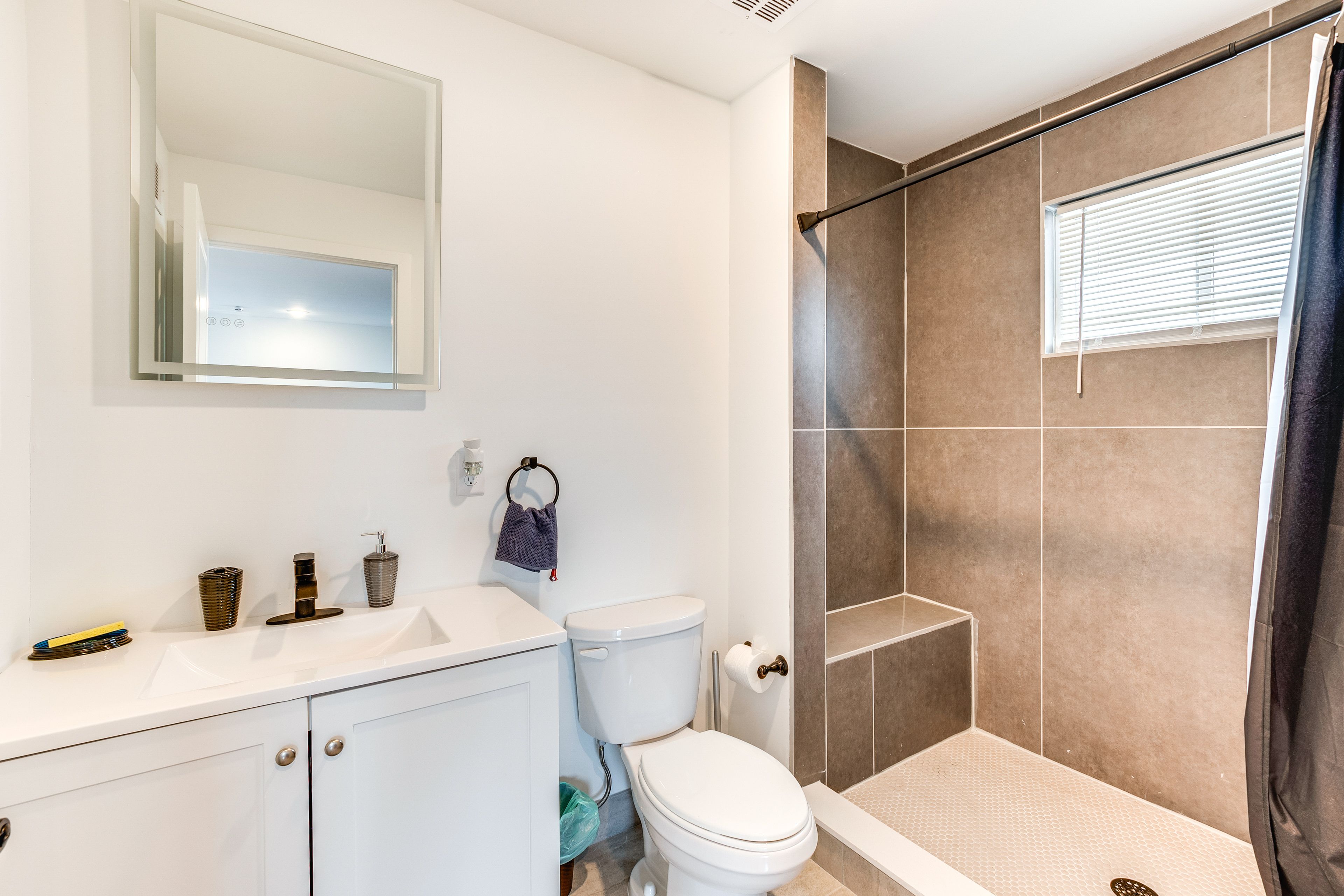 Bathroom | Complimentary Toiletries | Towels Provided