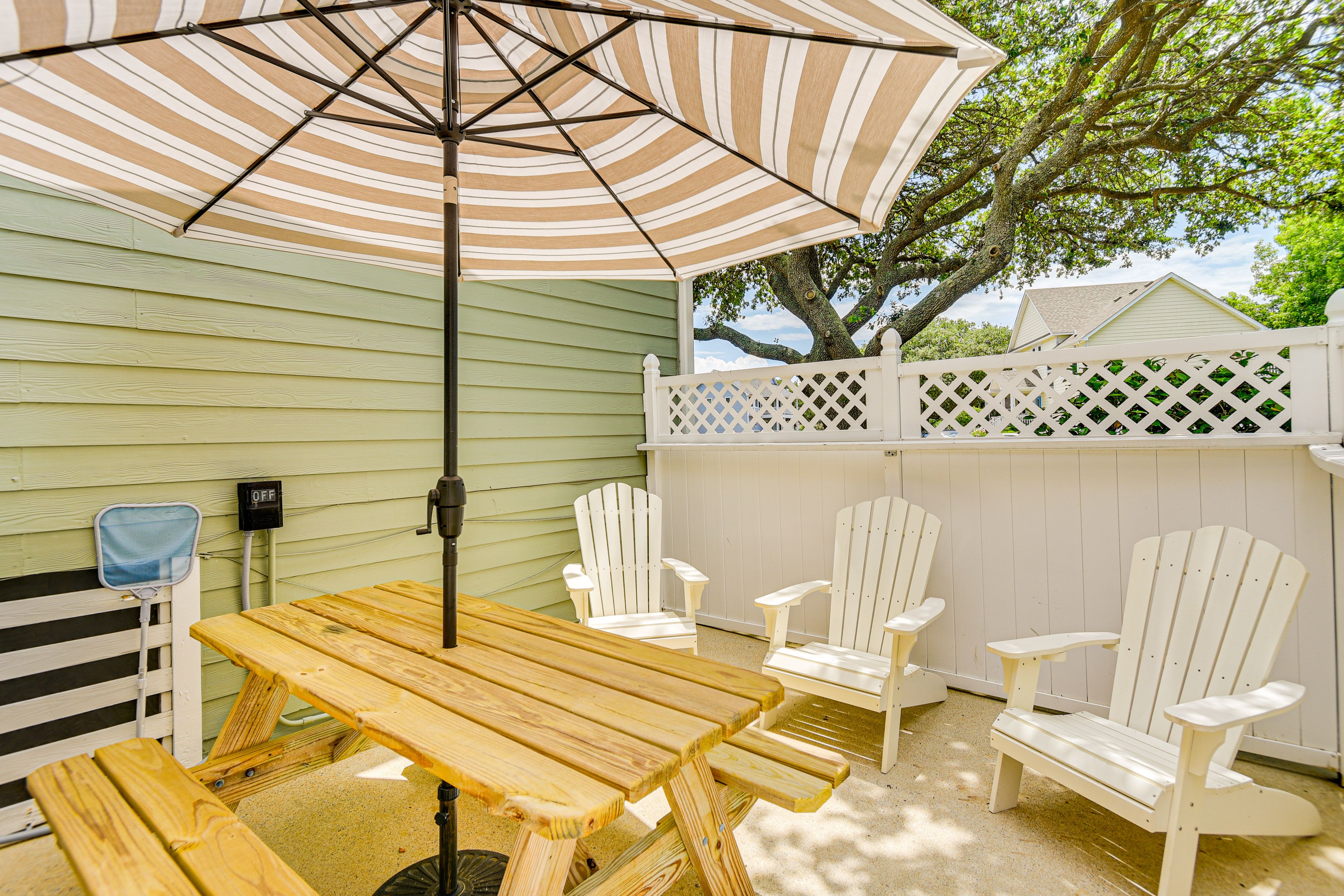 Outdoor Dining Area