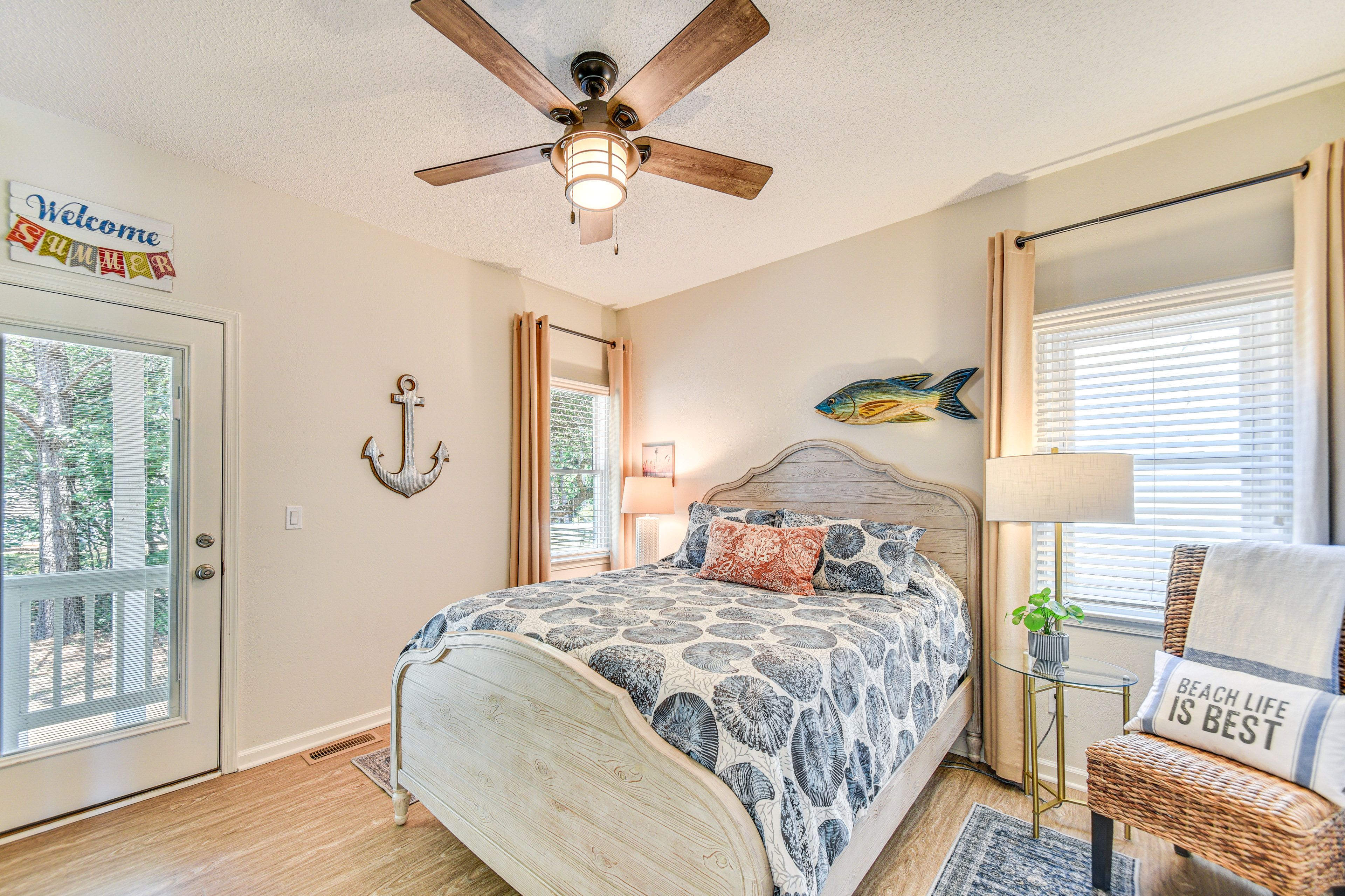 Bedroom 2 | Queen Bed | 1st Floor