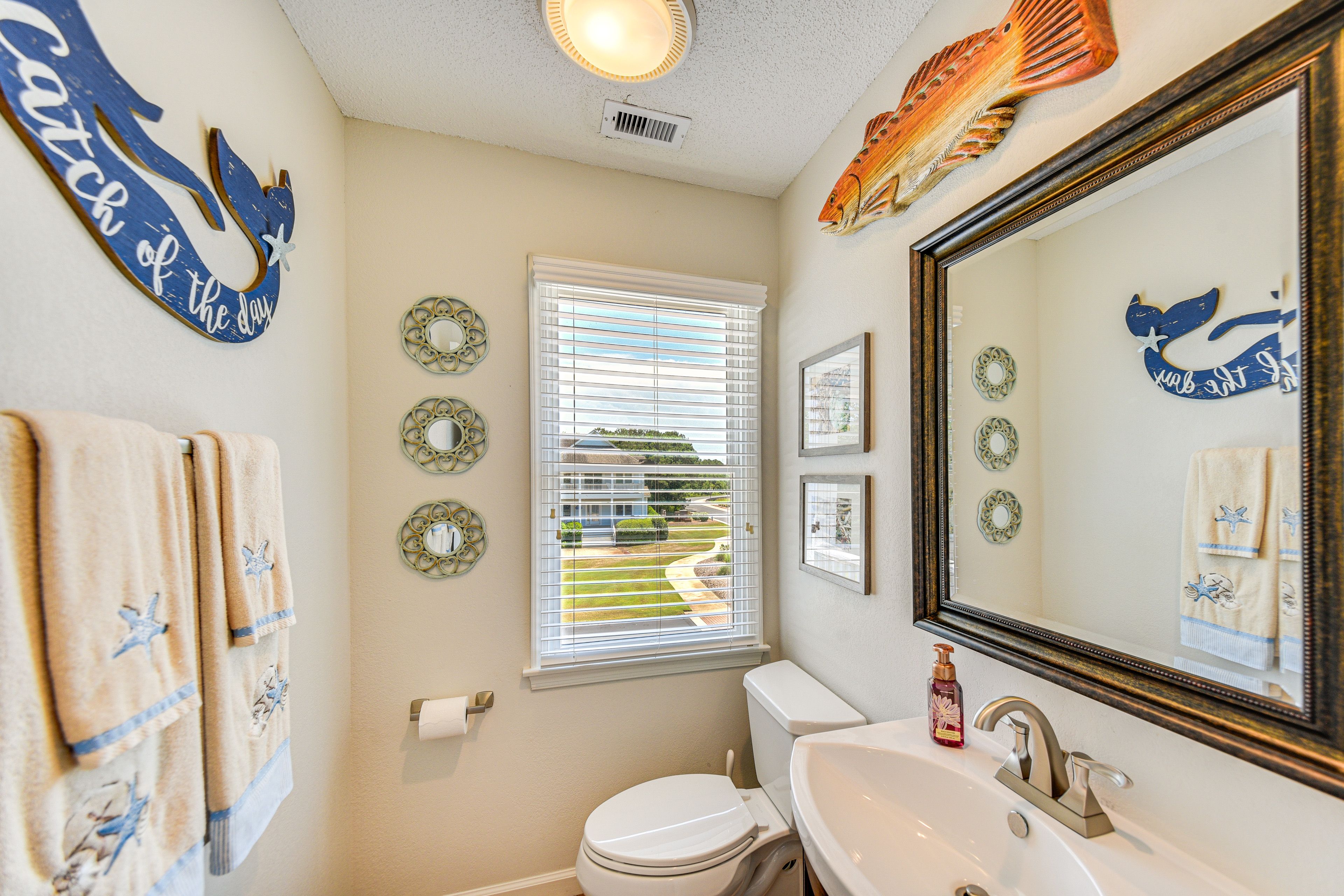 Half Bathroom | 2nd Floor